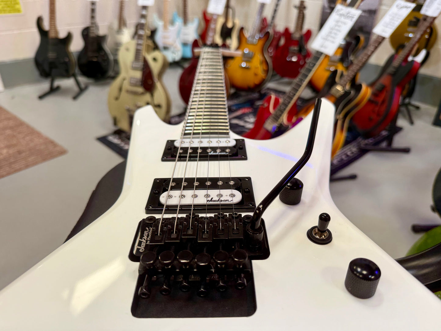 🔥2024 MINT🔥 Jackson JS32 Warrior~ Snow White~ Floyd Rose~ Amaranth Fretboard!