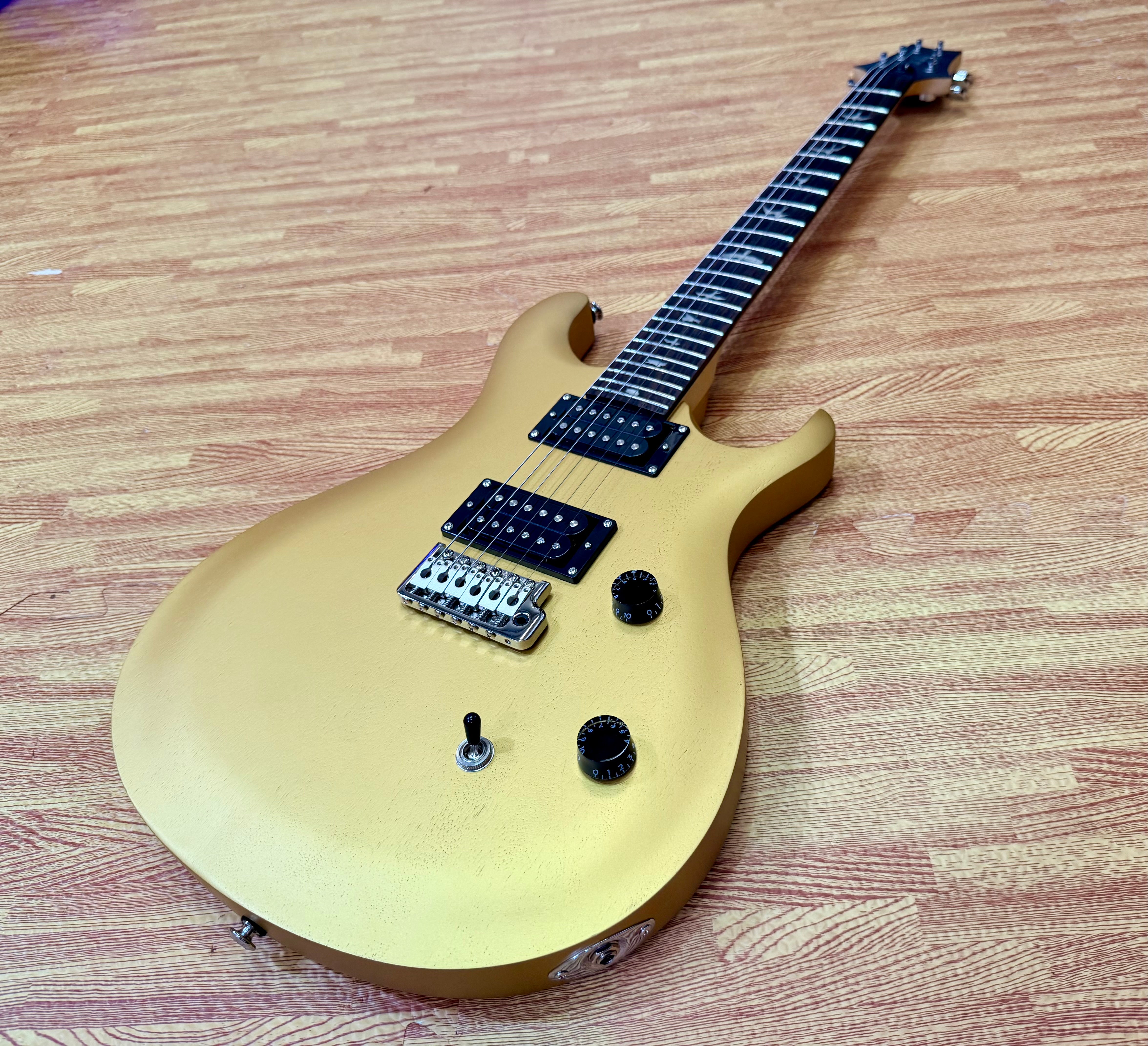 ⚡️EX-DEMO⚡️ PRS SE CE24 Standard Satin Metallic Gold~ 2026 Model + GigBag!