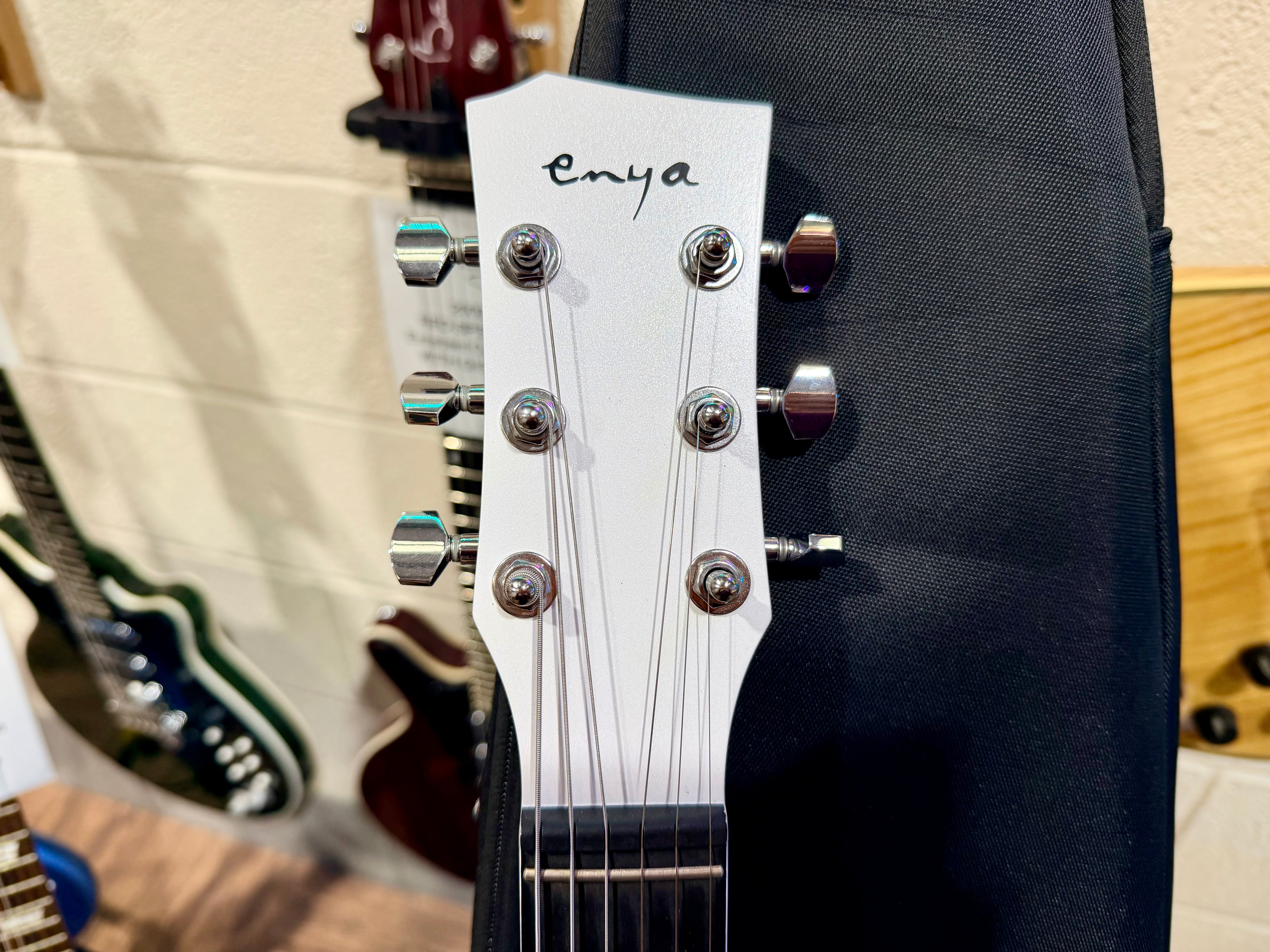 🔥 Enya Nova Go Sonic~ Pearl White~ Smart Electric Guitar~Speaker & FX + Bag 🔥