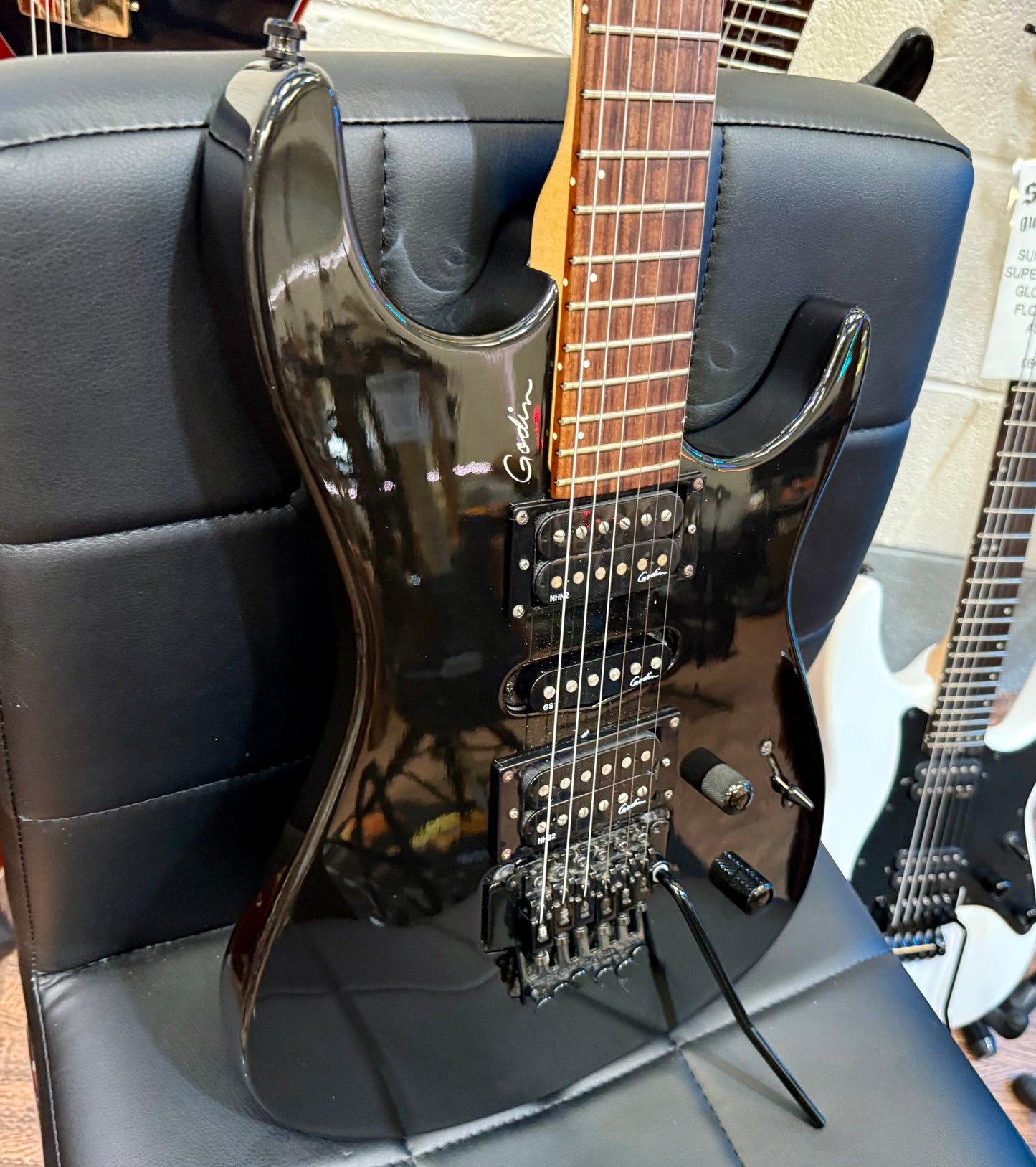 🔥VERY RARE🔥 Godin Freeway Floyd Superstrat Electric Guitar~ Black Pearl~ Case!