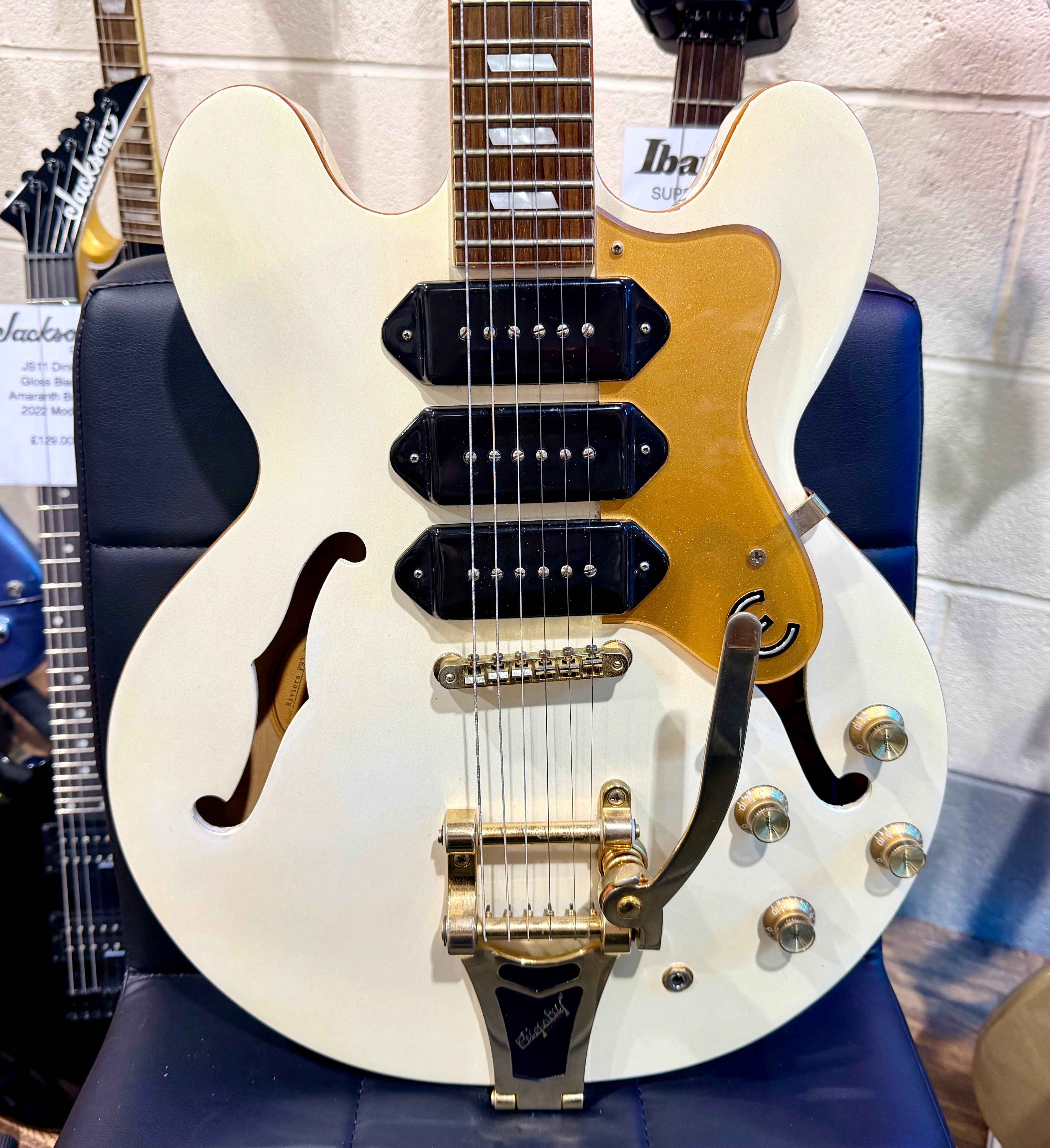 ✨LIMITED EDITION✨ Epiphone Riviera Royale Custom P93~ Pearl White + Hard Case!