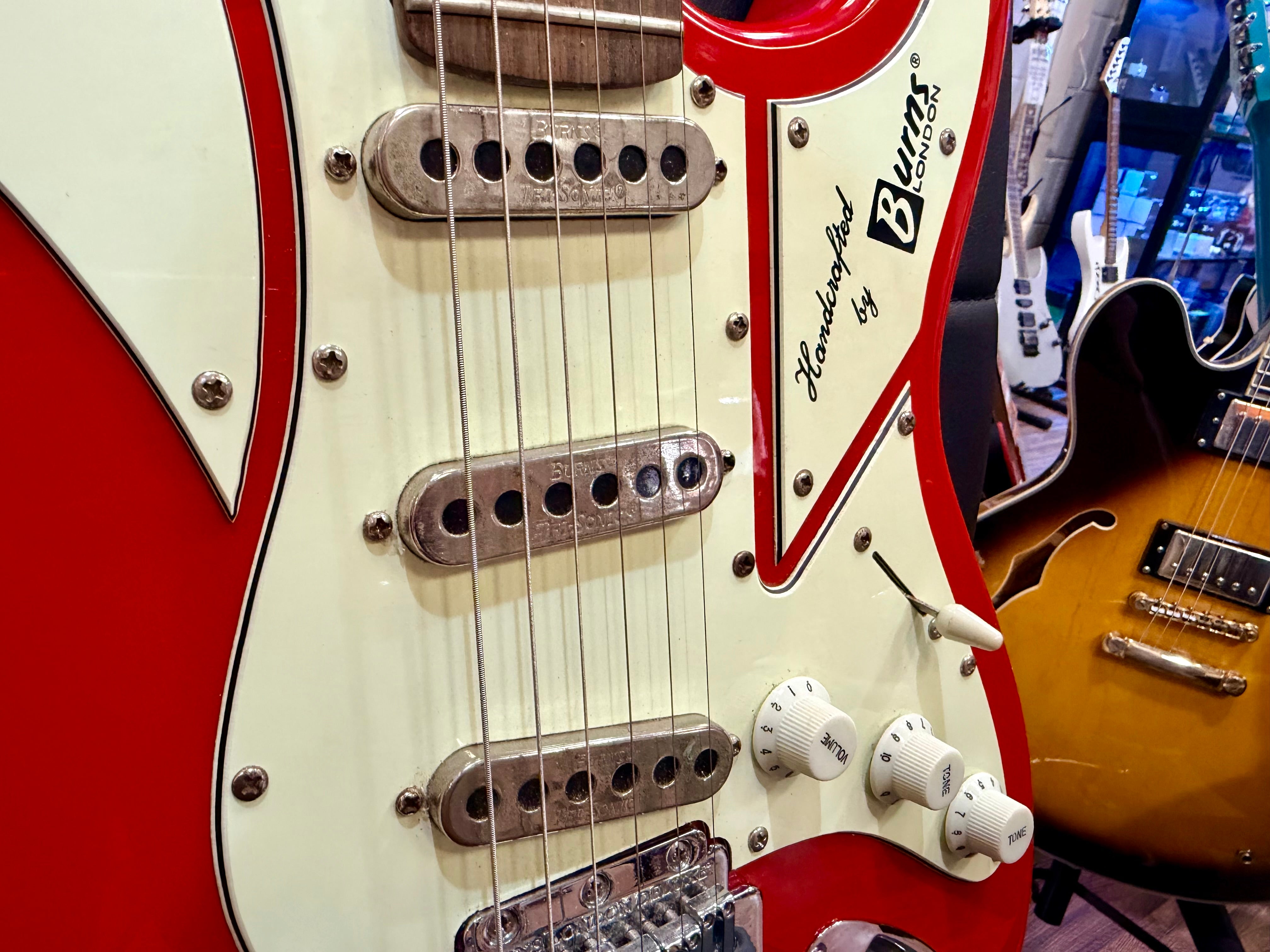 ⚡️2009⚡️ Burns London Cobra Electric Guitar~ Guards Red~ Tri-Sonic Pickups!
