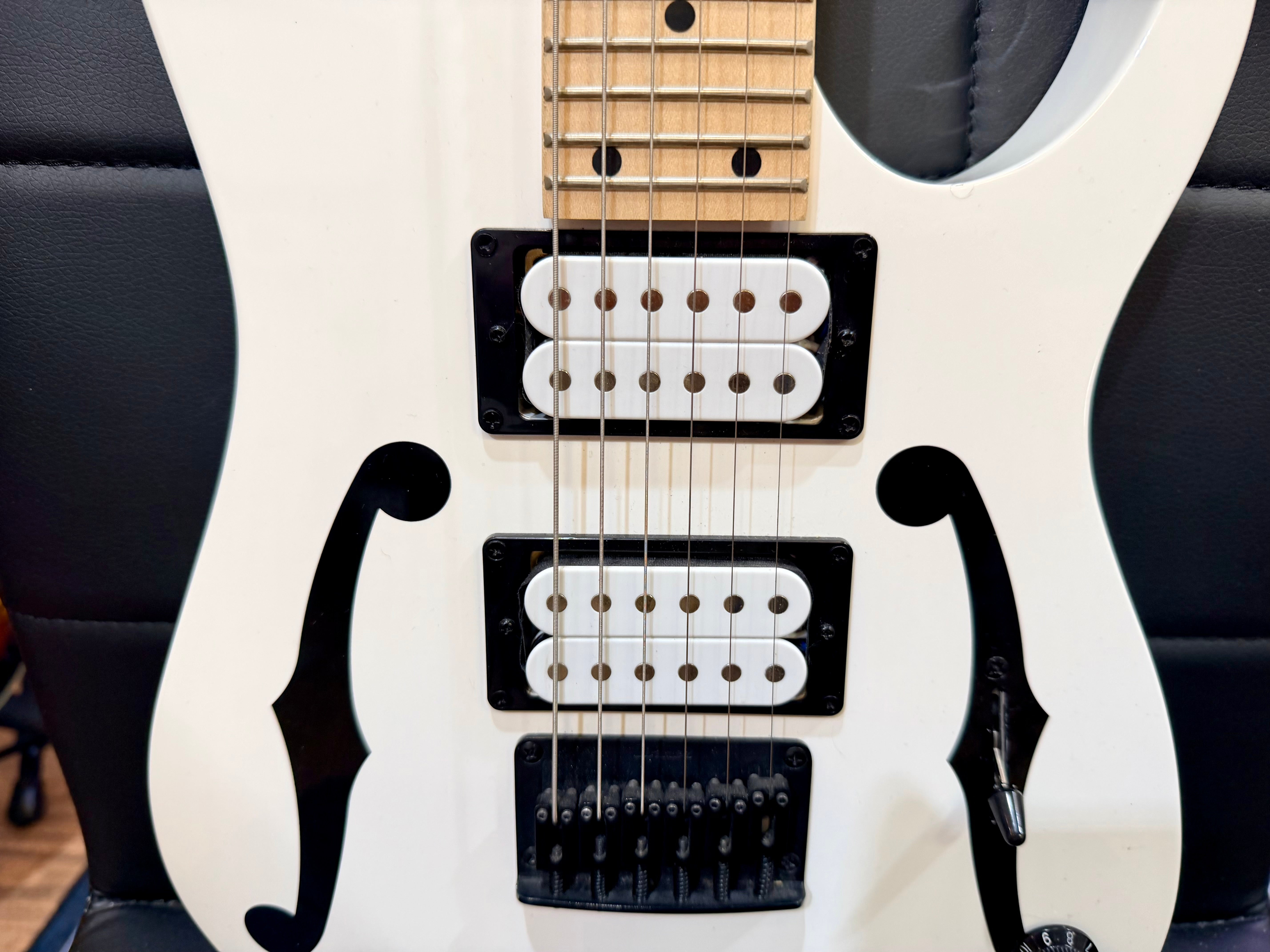 🔥 3/4 Size 🔥 Ibanez PGM Paul Gilbert Mikro Series Electric Guitar~ White!