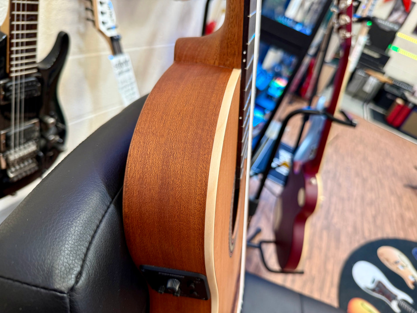 🌟Alhambra Z-Nature CT EZ Thin Bodied Cutaway Electro Classical Guitar~ Nylon 🌟