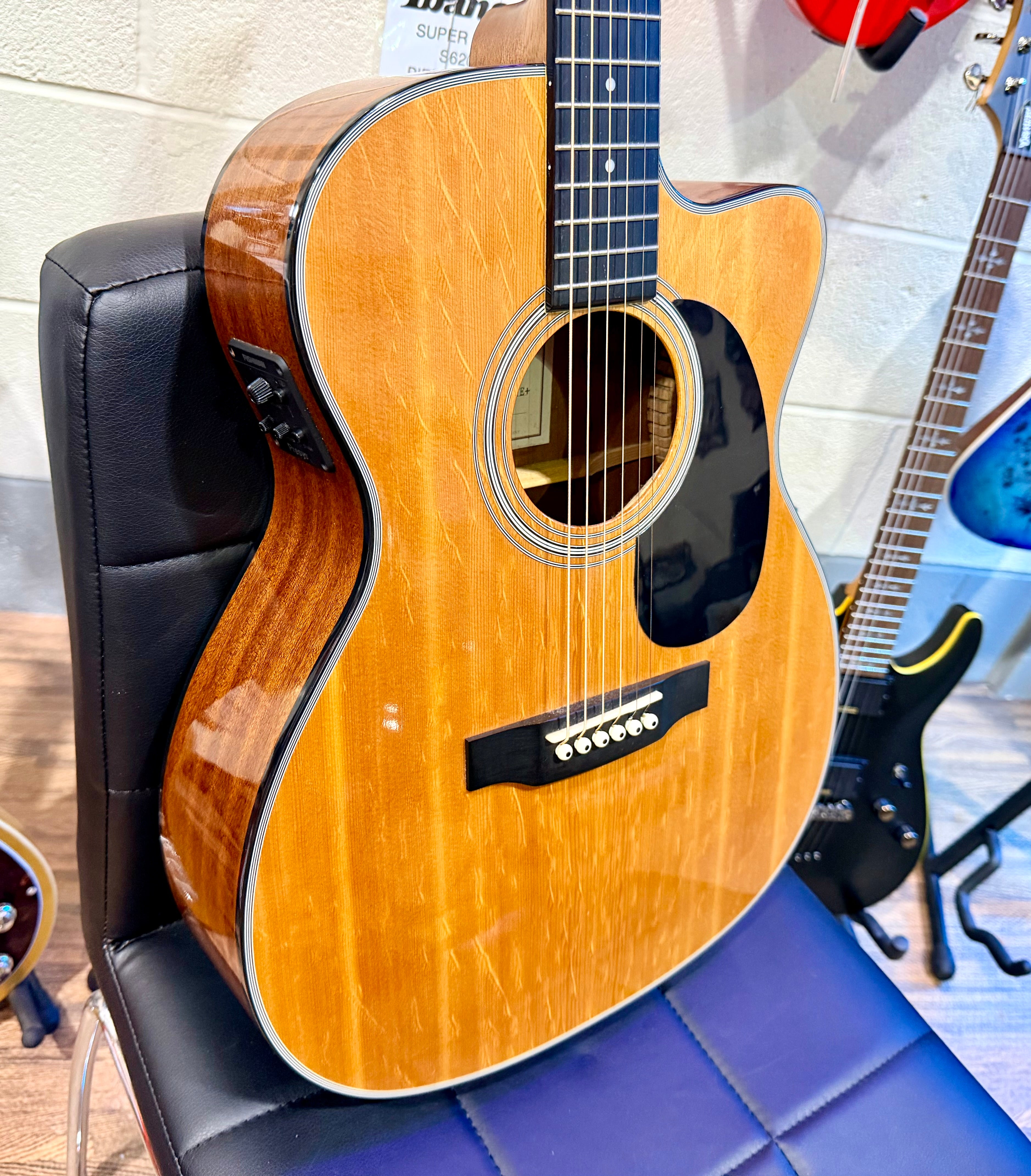 🎸2020🎸 Sigma 000MC-1STE+ Electro Acoustic Guitar~ Fishman Electrics~ Cutaway!