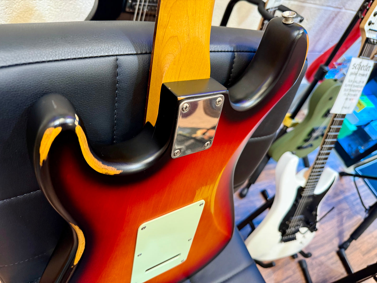 š„ Vintage V6 ICON Electric Guitar~ Distressed Sunburst Relic~ Stratocaster š„