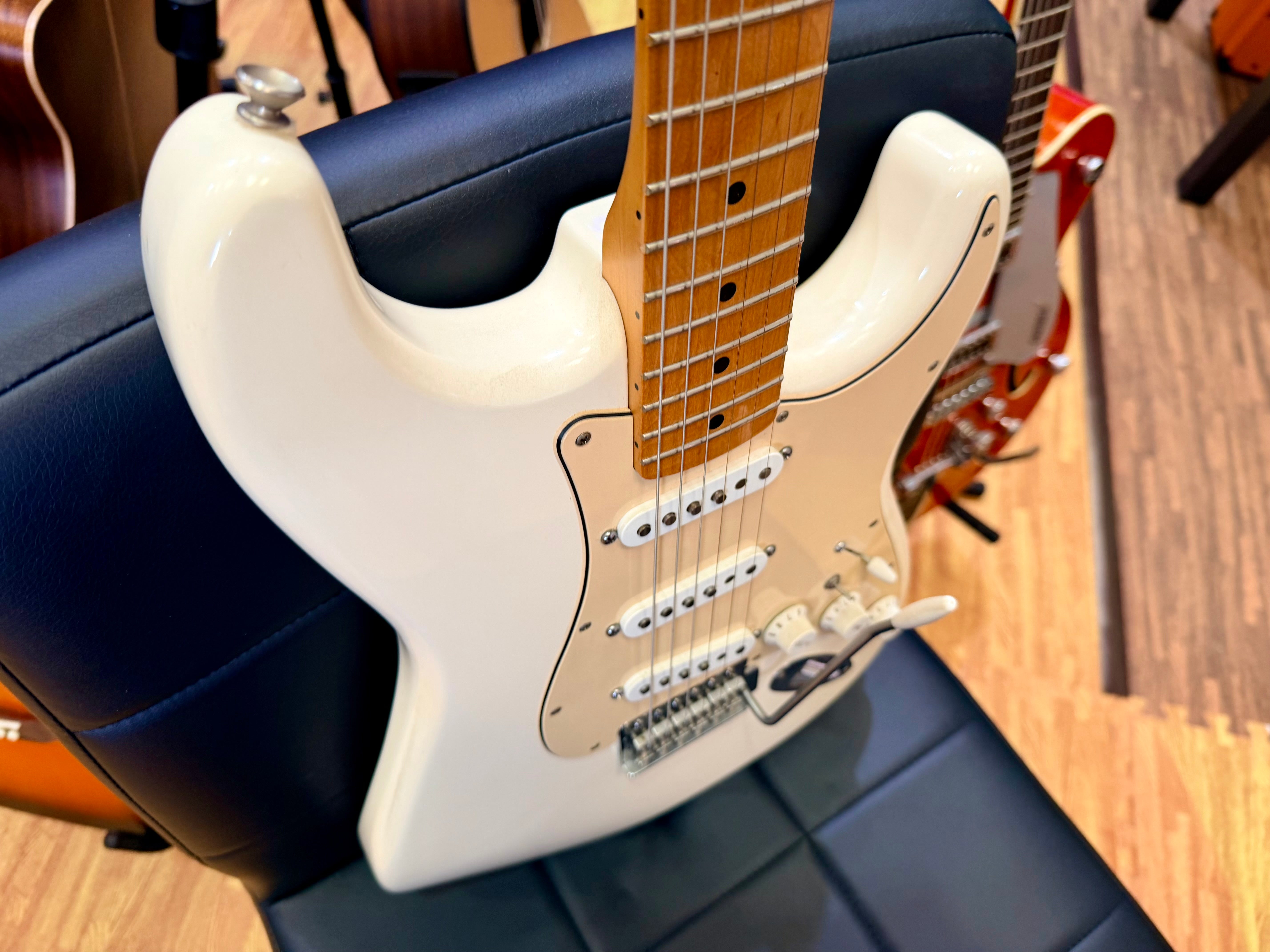✨UPGRADED✨ 2014 Fender Standard Stratocaster~ Arctic White~ Custom Shop Pickups