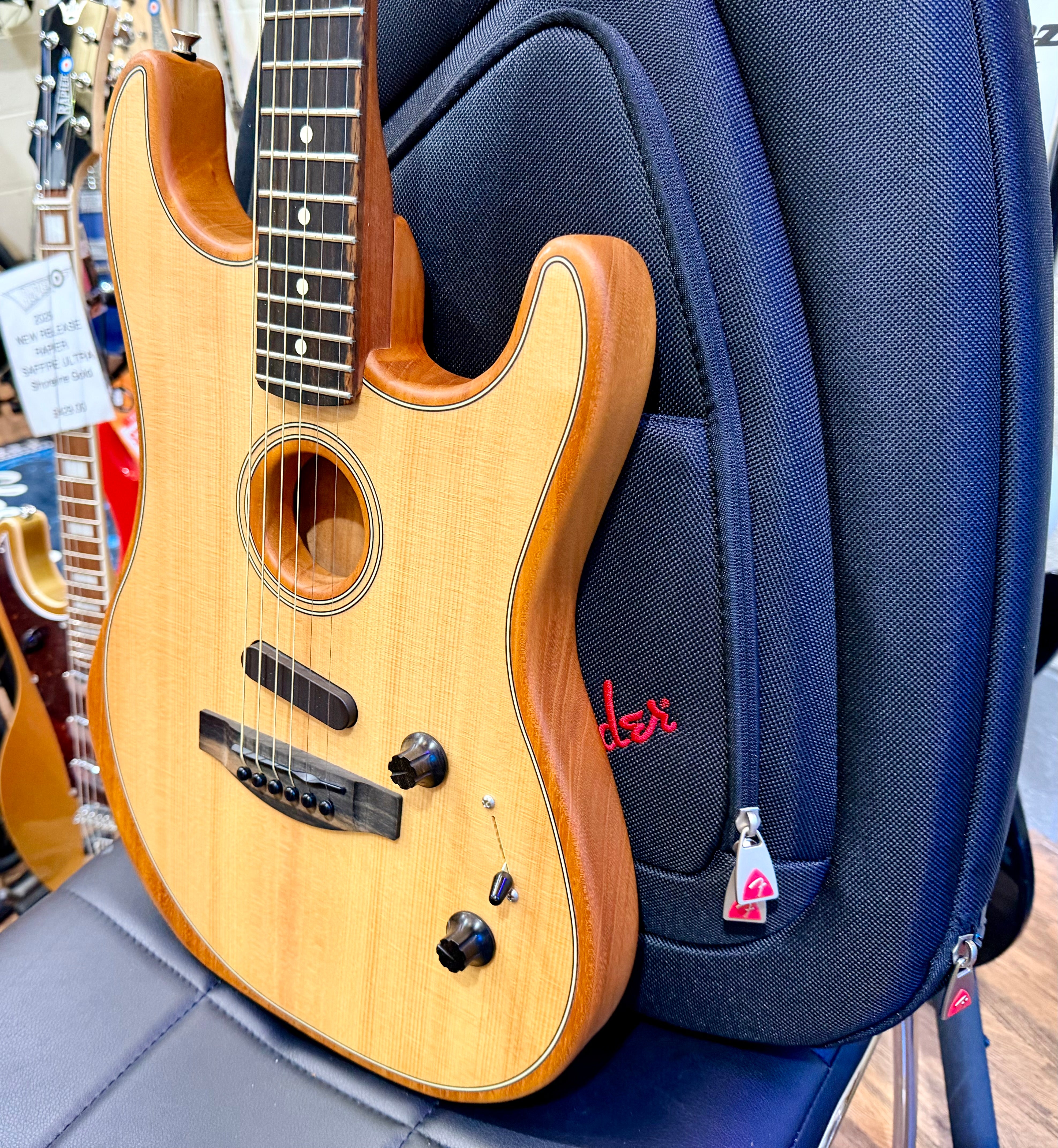 🇺🇸2021🇺🇸 Fender American Acoustasonic Stratocaster~ Natural Finish + Gig Bag