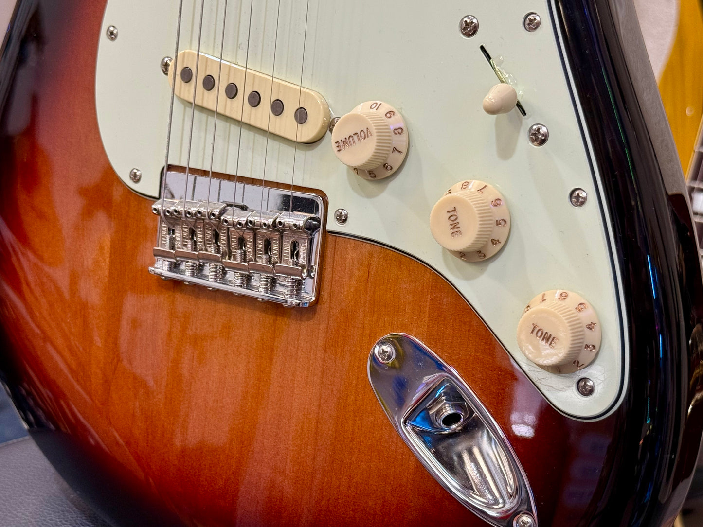 🌟2023🌟 Fender Robert Cray Signature Stratocaster~ Custom Shop P’ups~ Sunburst!