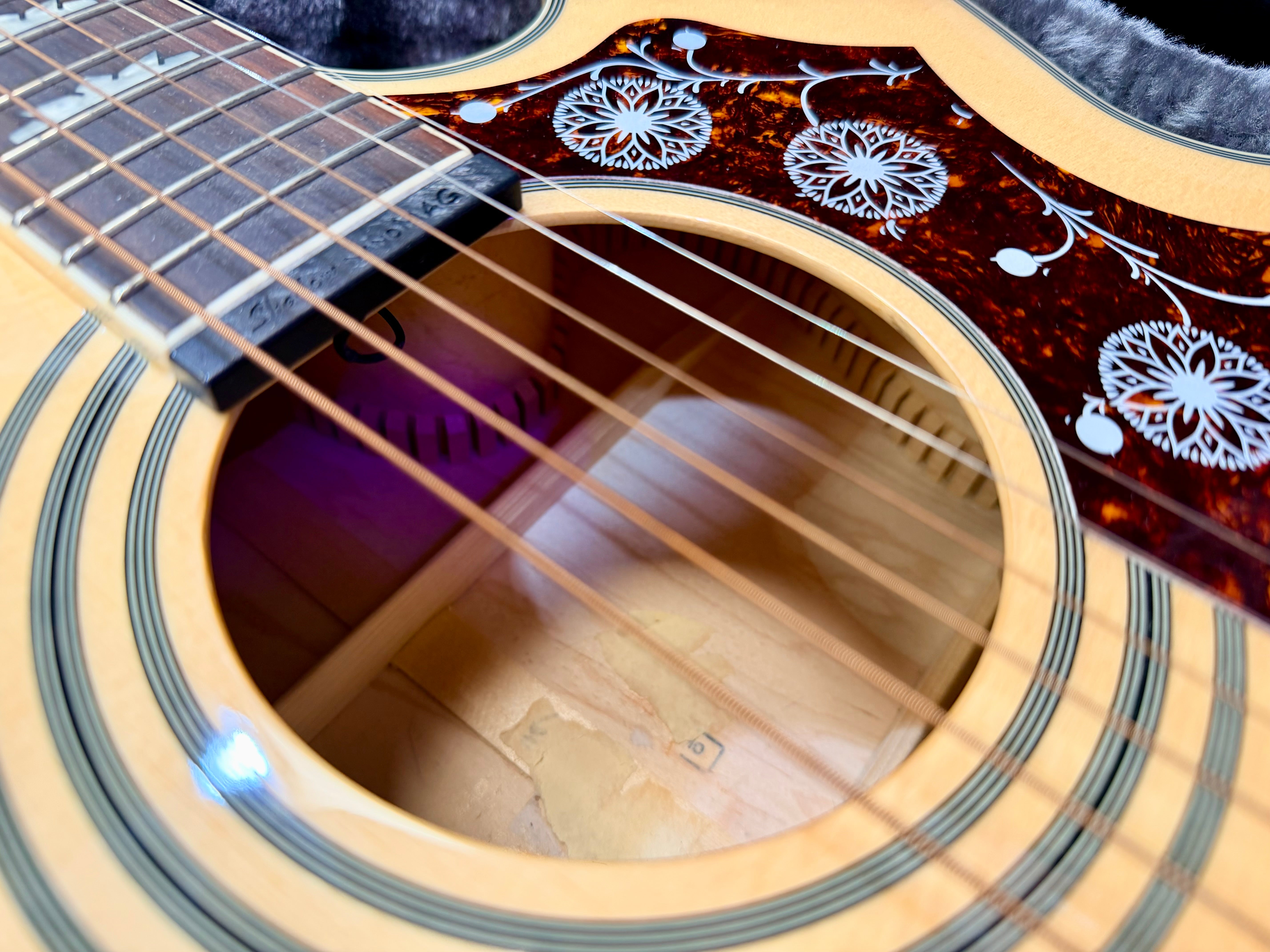 ✨MINT✨ Epiphone EJ-200SCE Jumbo Electro Acoustic~ Natural~ Esonic 2 + H/Case!