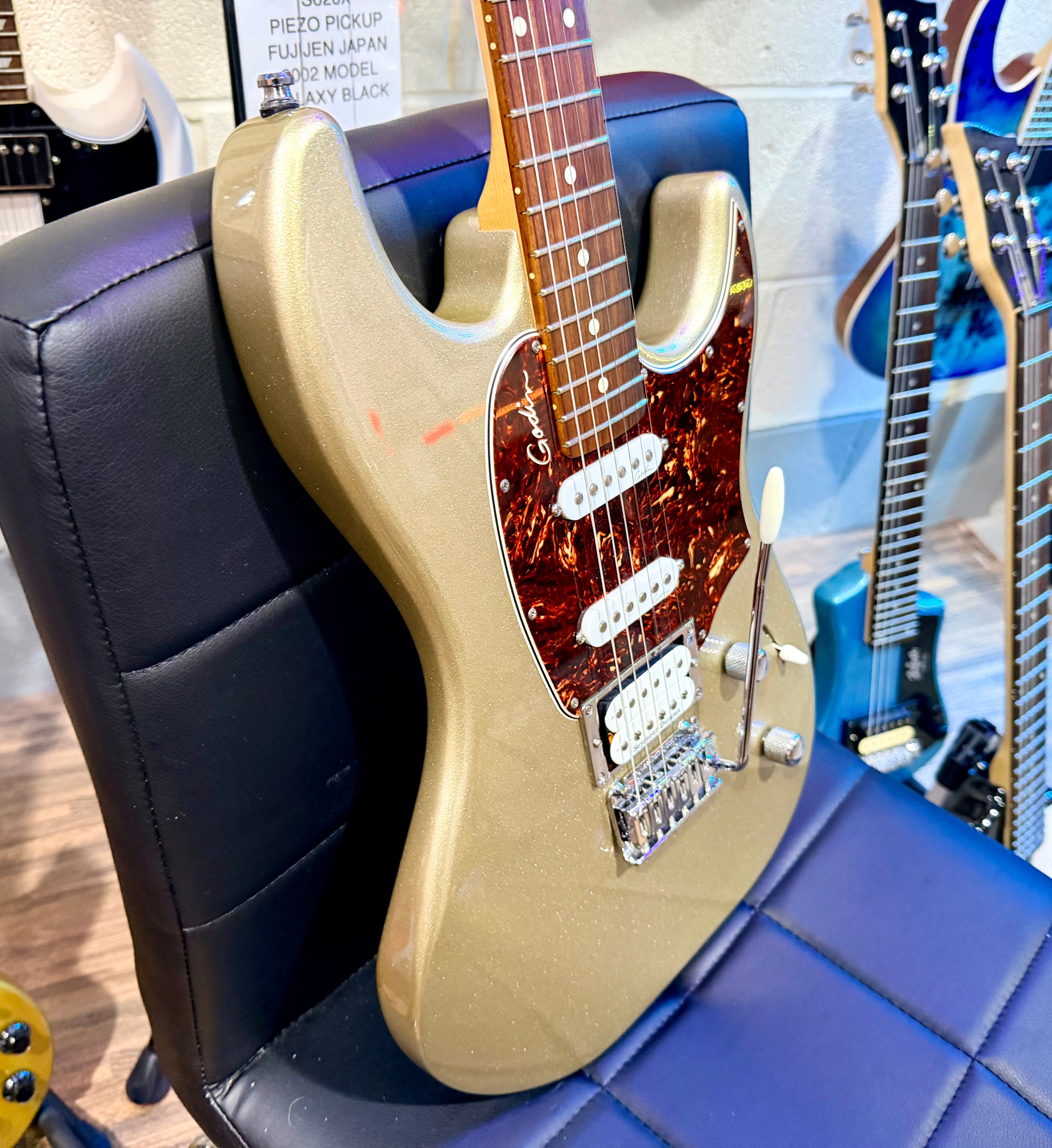 🌟MINT🌟 Godin Session RW LTD~ Silver Gold HG~ Seymour Duncan HSS + Gig Bag!