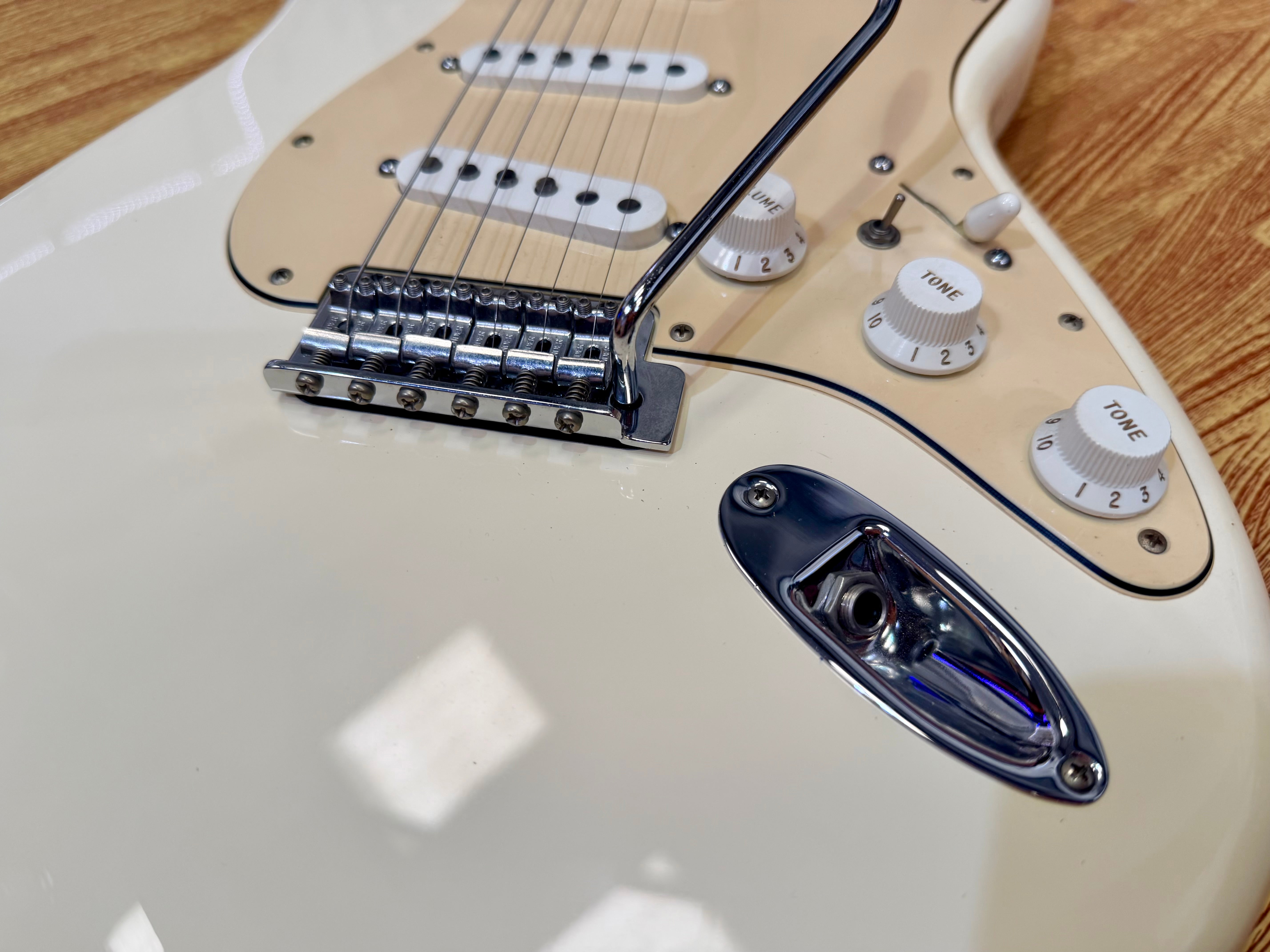✨UPGRADED✨ 2014 Fender Standard Stratocaster~ Arctic White~ Custom Shop Pickups