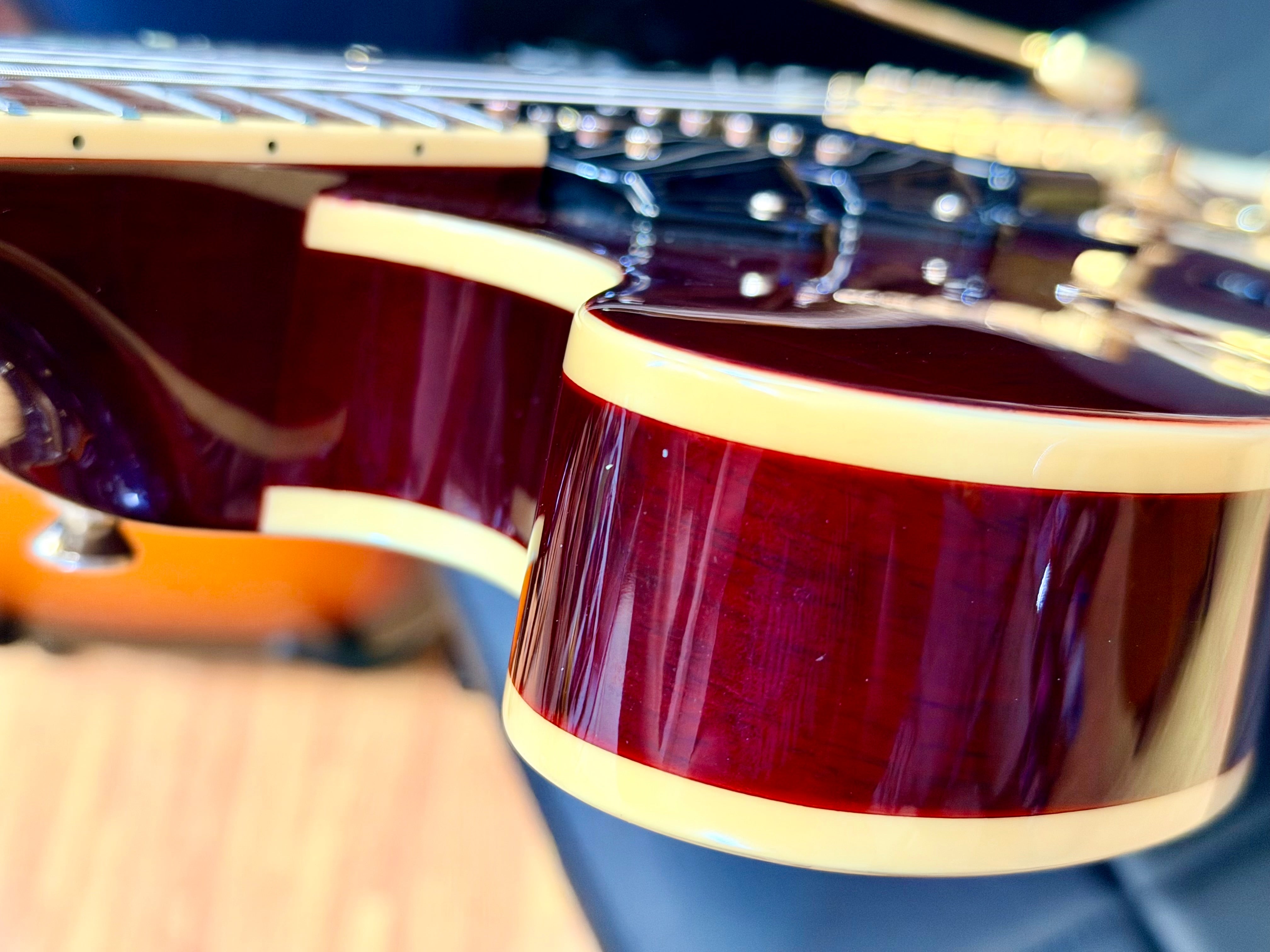 ✨2018✨ Epiphone Riviera Custom P93 Wine Red Bigsby P90 + New Gator Hard Case!