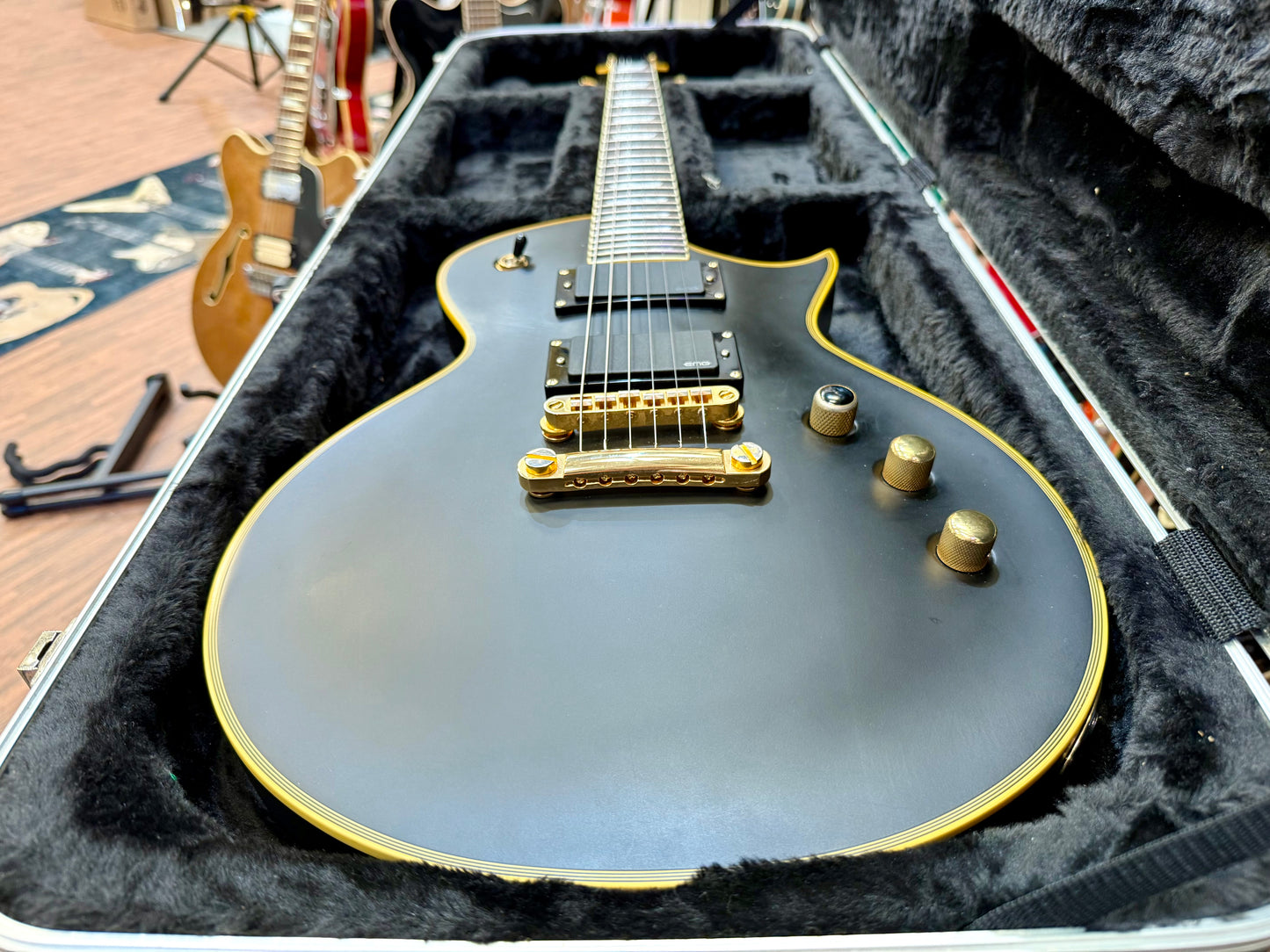 🔥2015 KOREAN🔥 ESP LTD EC-1000 Deluxe~ Vintage Matte Black~ EMG’s~ Hard Case!