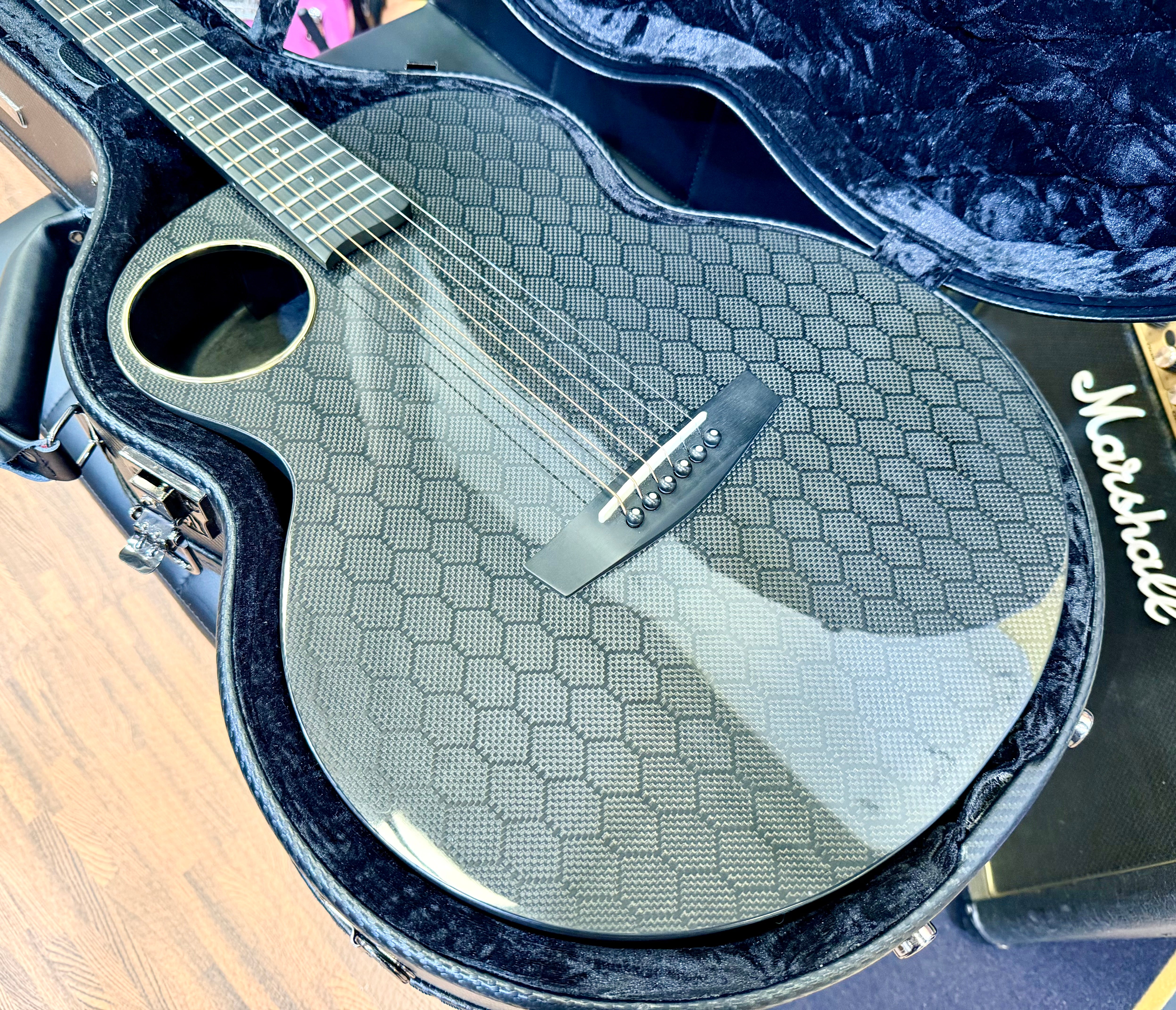 🔥MINT🔥 Enya X4 Pro Mini/EQ Carbon Fibre Electro-Acoustic Smart Guitar + Case!