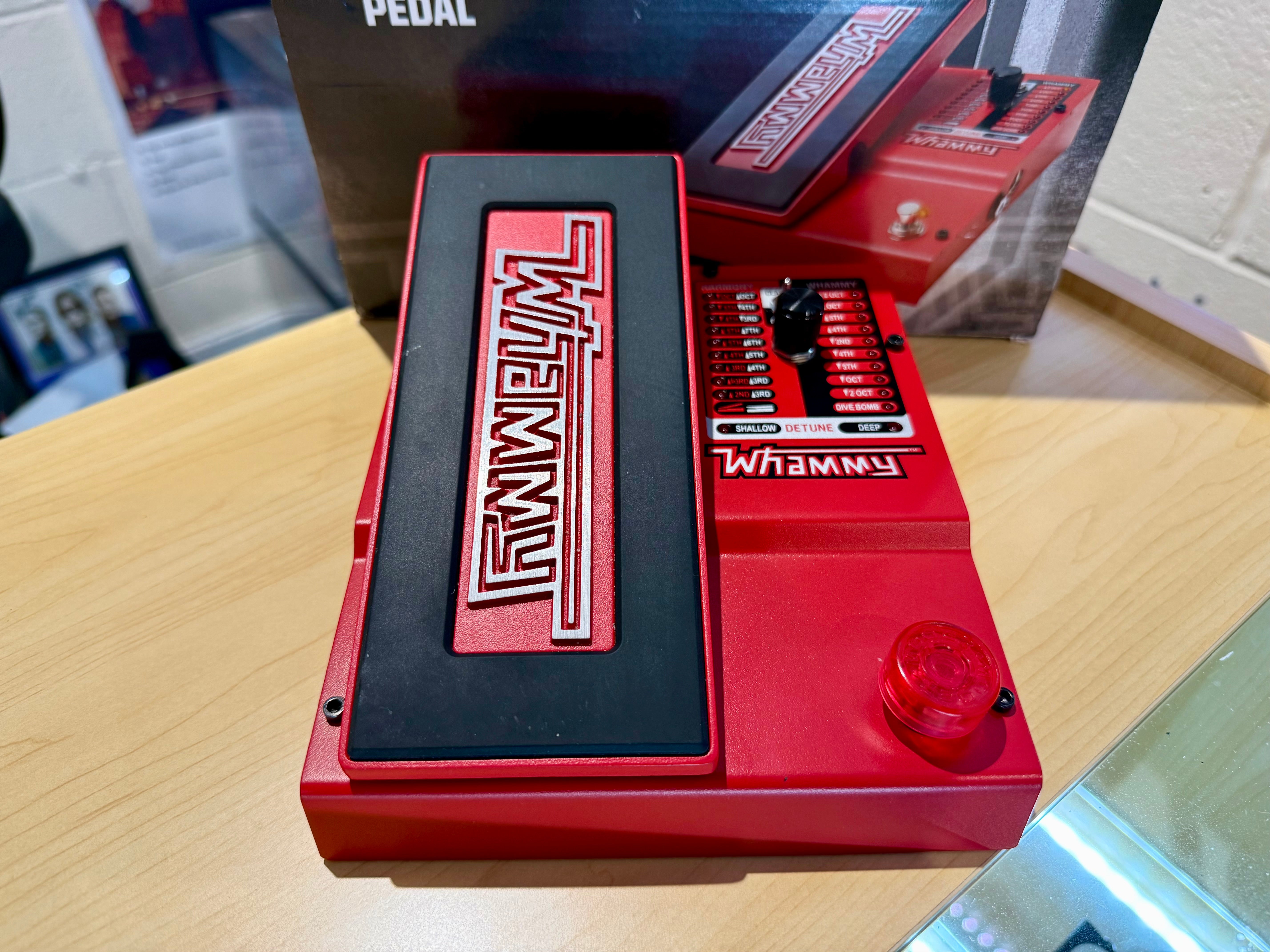🎸 Digitech Whammy 5 (5th Generation) Pitch Bending Shift Guitar Effects Pedal 🎸