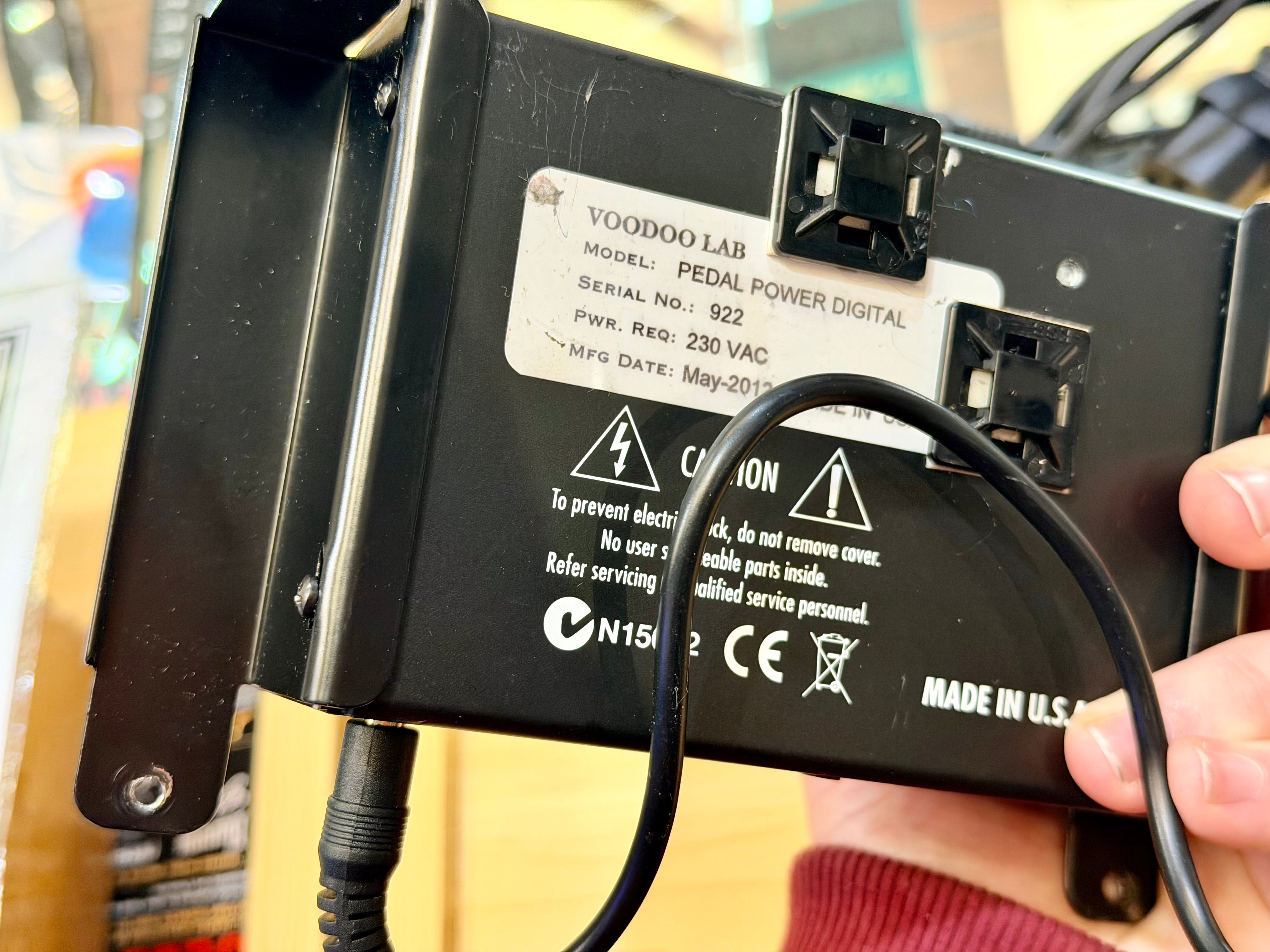 🎸 Voodoo Lab Pedal Power Digital USA Isolated Pedalboard Power Supply 🎸