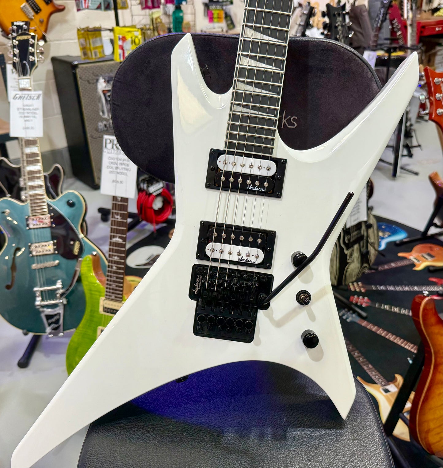 🔥2024 MINT🔥 Jackson JS32 Warrior~ Snow White~ Floyd Rose~ Amaranth Fretboard!