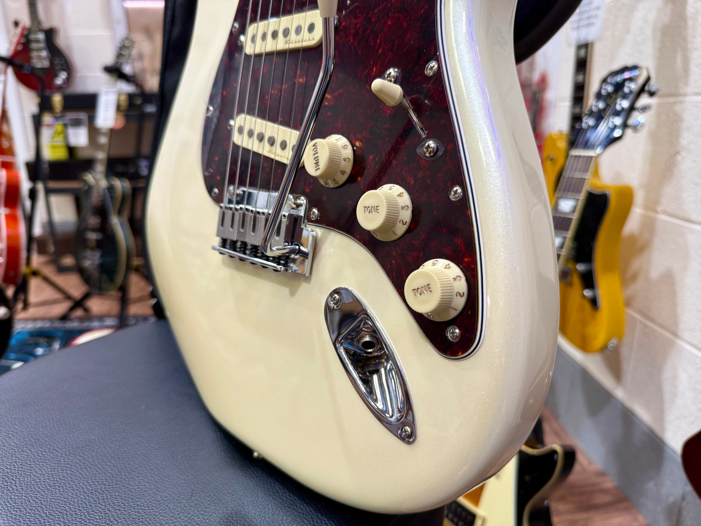🌟2021 MINT🌟 Fender Player Plus Stratocaster~ Olympic Pearl White~ Push/Pull!