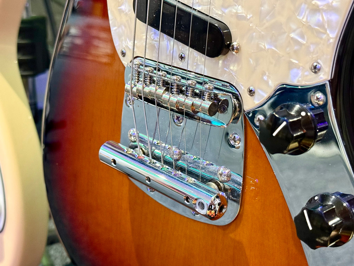 🔥2018 USA🔥 Fender American Performer Mustang~ 3-Color Sunburst~ Case & Docs!