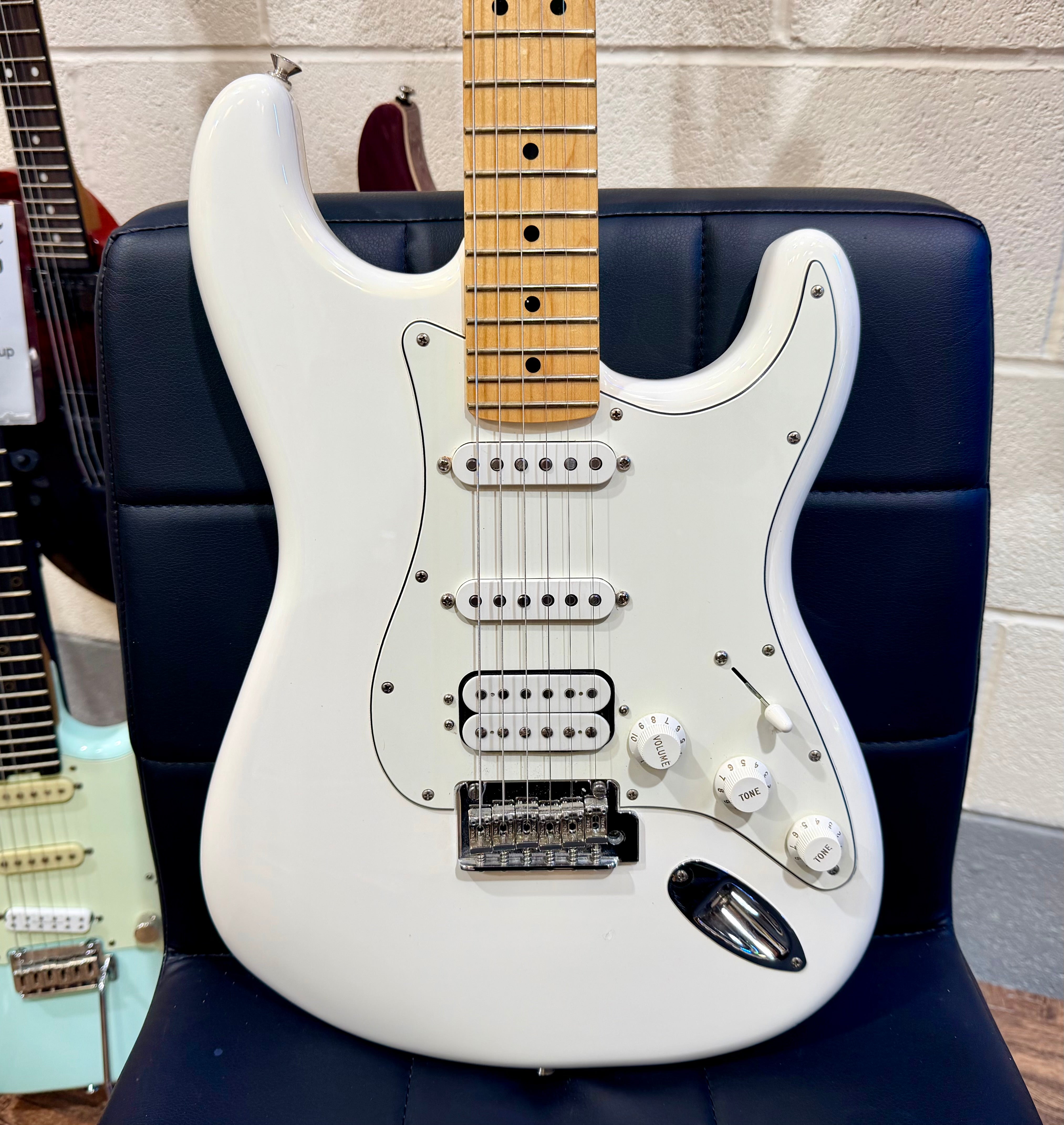 🌟2021🌟 Fender Stratocaster HSS Player Series Strat~ Polar White~ Maple Neck!