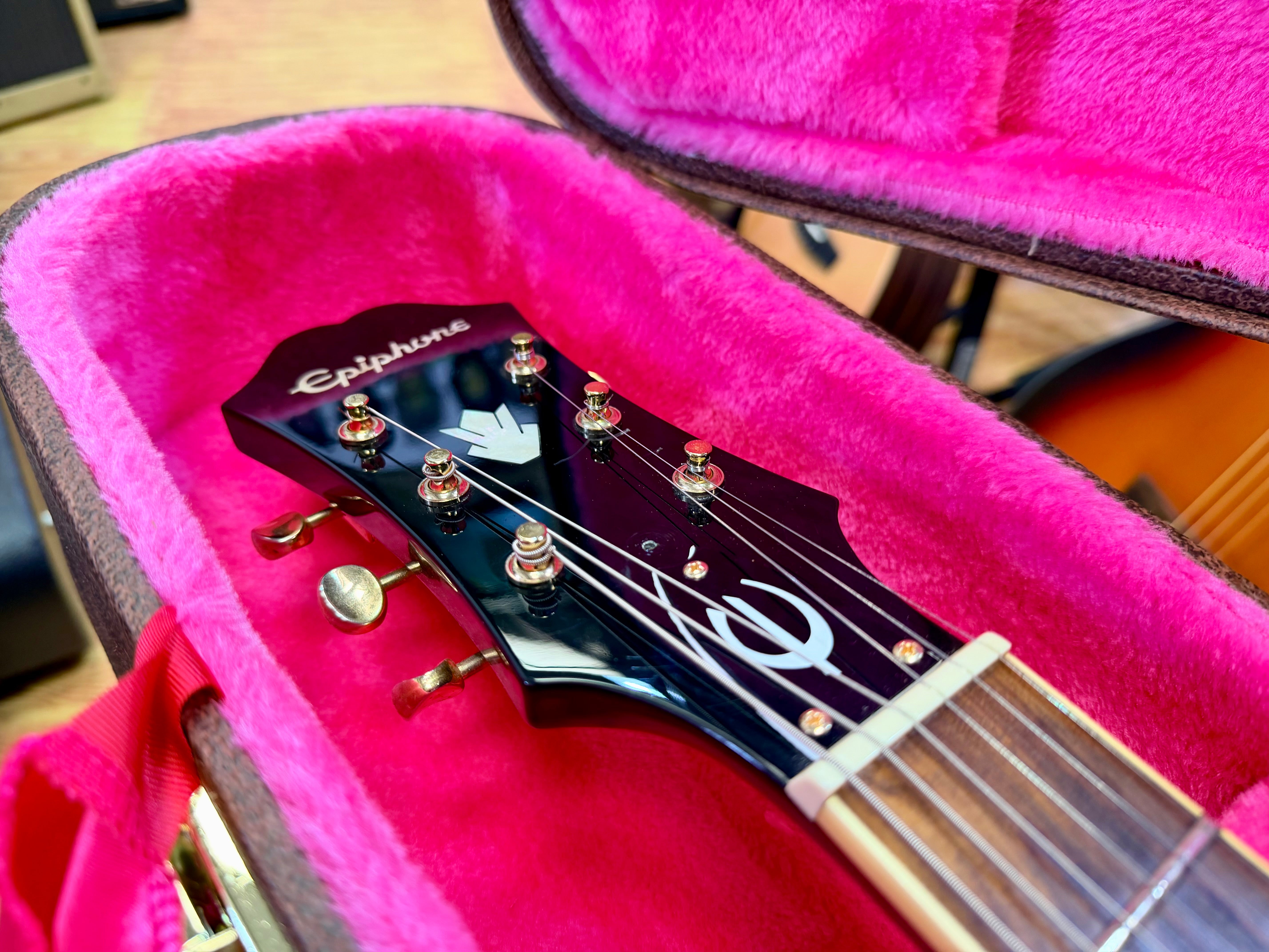 ✨2018✨ Epiphone Riviera Custom P93 Wine Red Bigsby P90 + New Gator Hard Case!