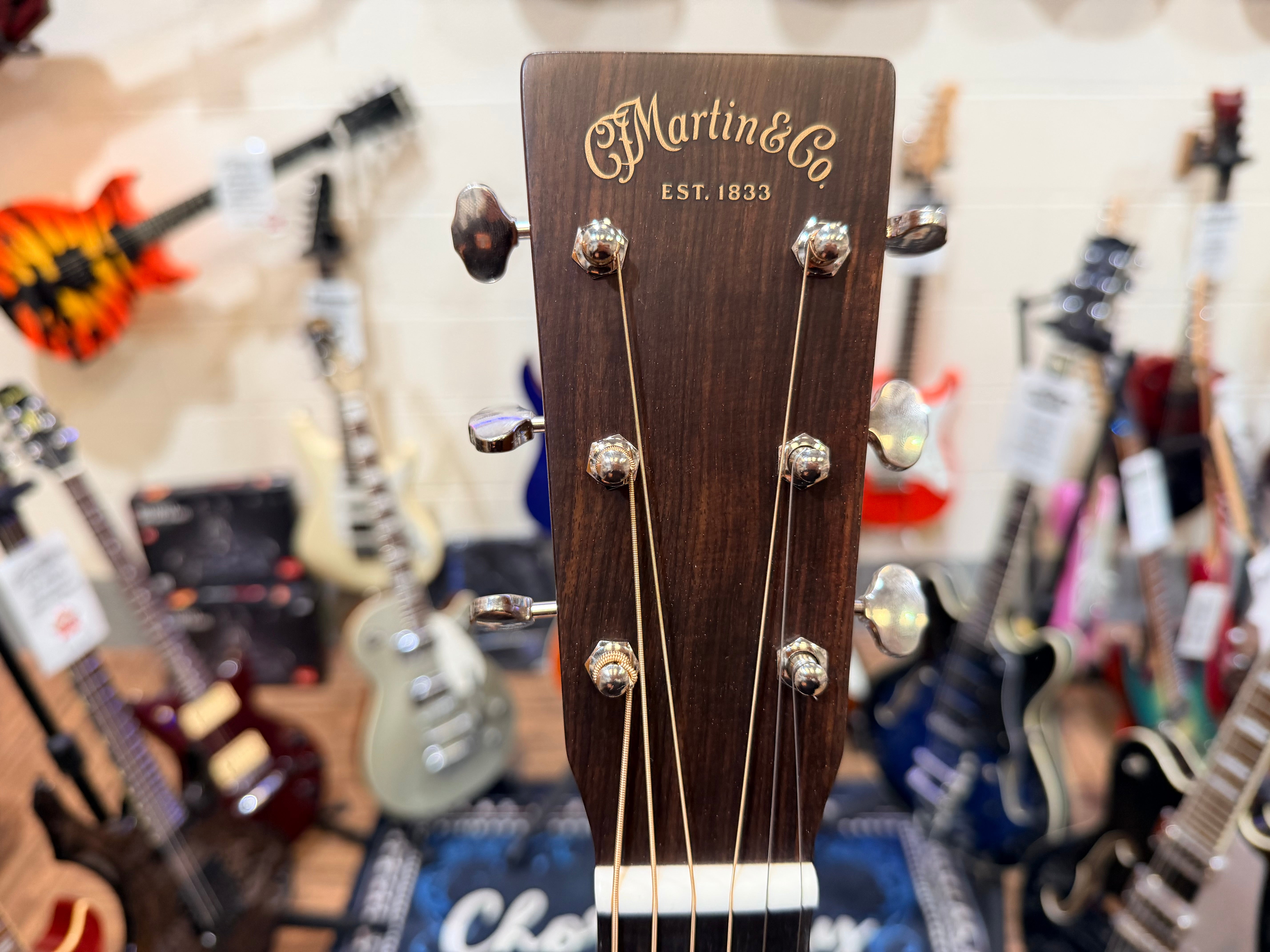 π2025π Martin 00-18 Standard Series Grand Concert Acoustic Guitar~ USA + Case!