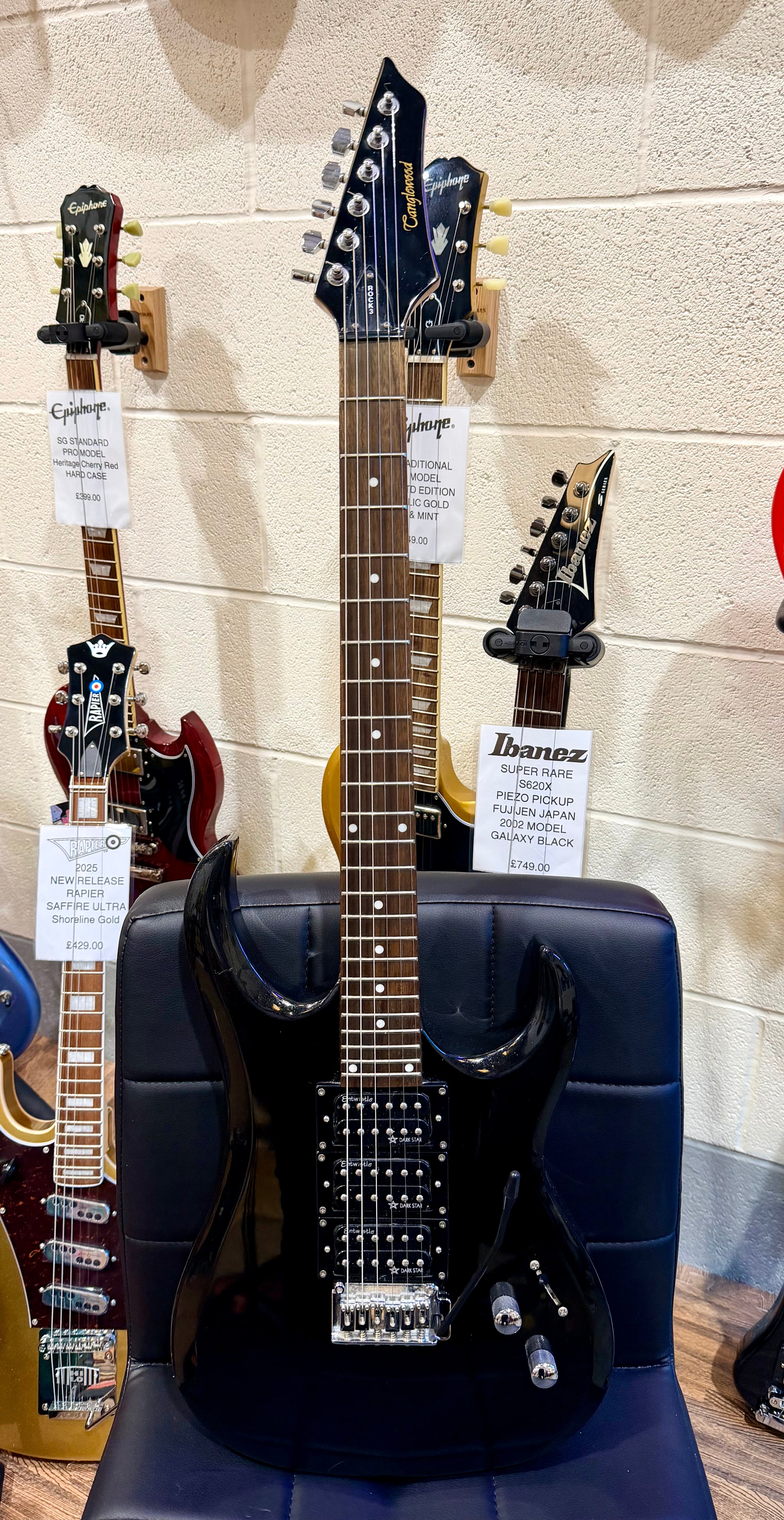🎸RARE🎸 Tanglewood Rock 3 Electric Guitar~ HHH Pickups~ Black Sparkle~ 2000’s!