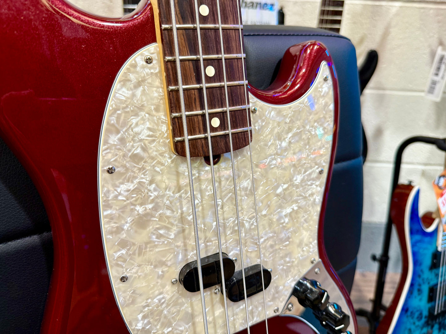 🔥2021 USA🔥 Fender American Performer Mustang Bass~ Aubergine Sparkle + COA!