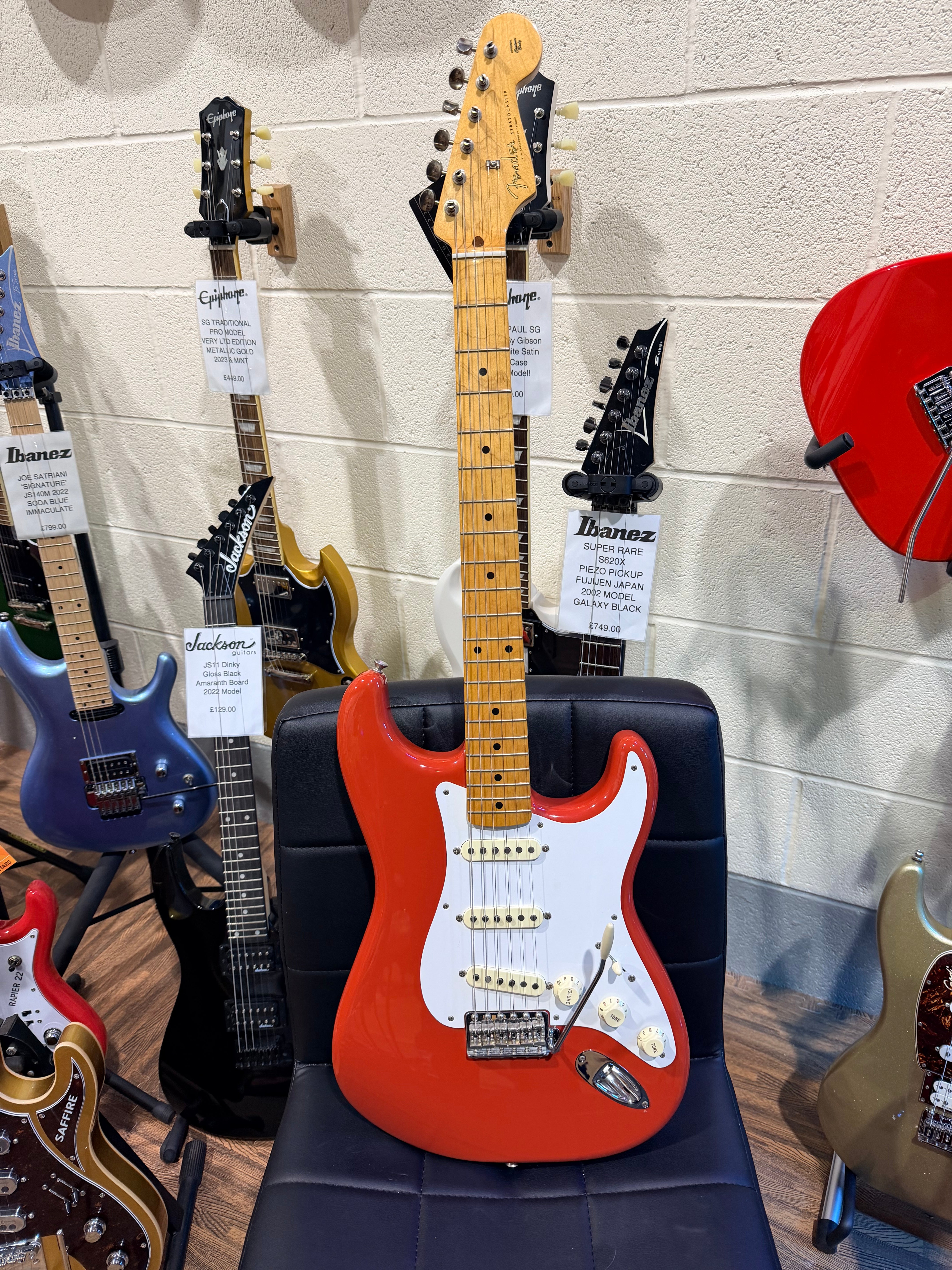 🌟MINT🌟 Fender Classic Series 50s Stratocaster~ Fiesta Red~ Mexican~ 2013