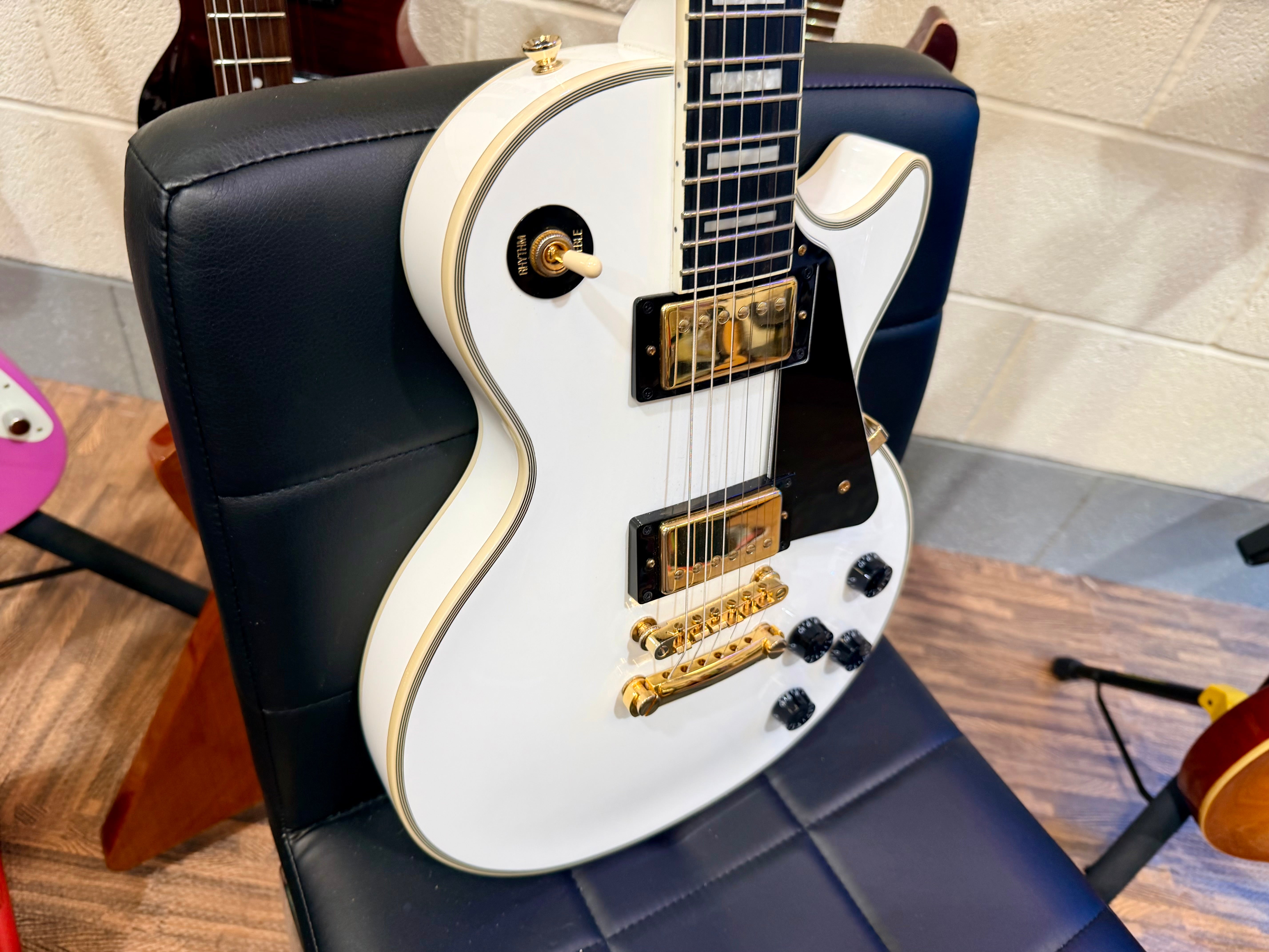 ⚡️MINT 2021⚡️ Epiphone Les Paul Custom Guitar~ Alpine White~ Inspired By Gibson!