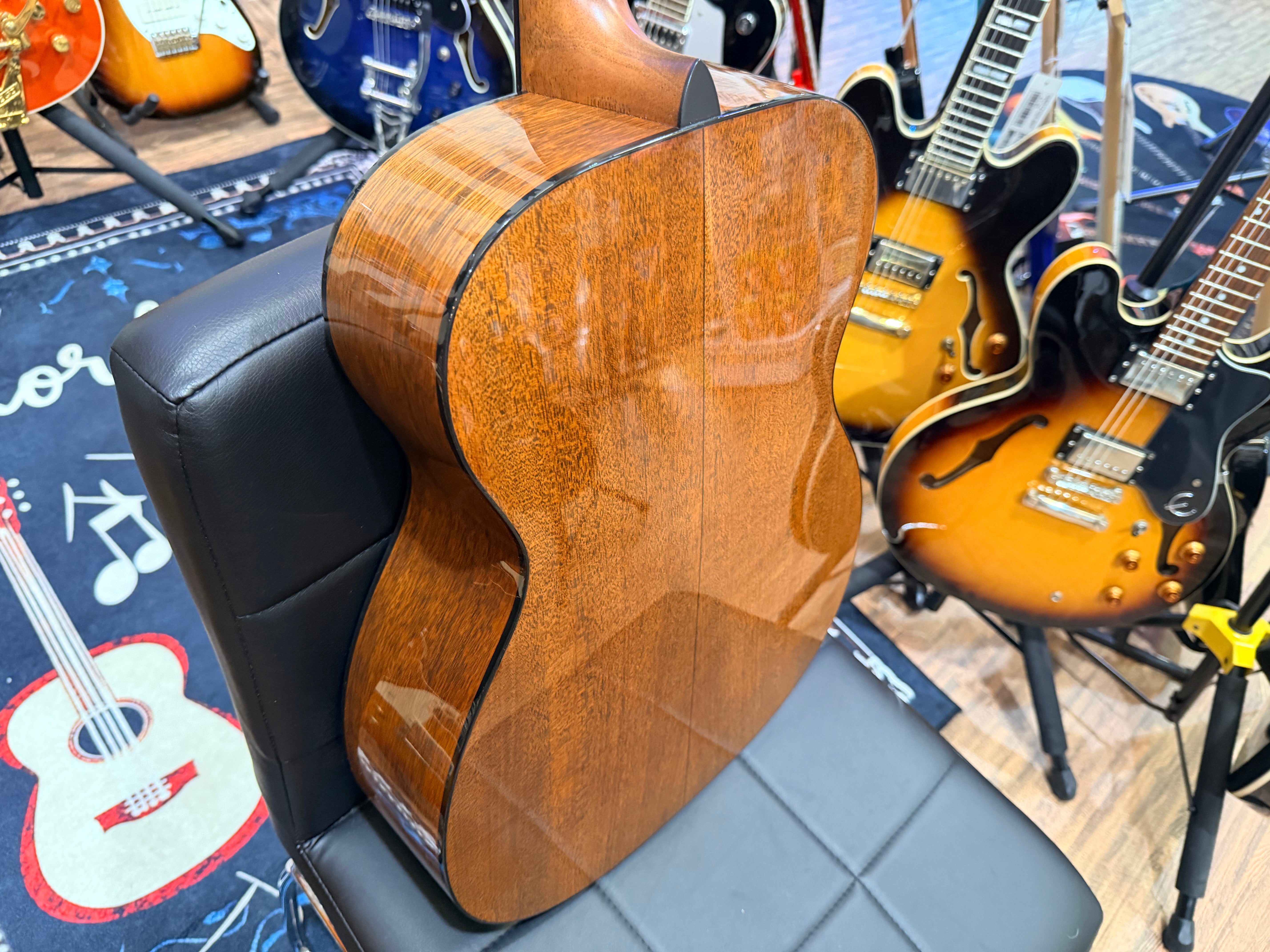π2025π Martin 00-18 Standard Series Grand Concert Acoustic Guitar~ USA + Case!