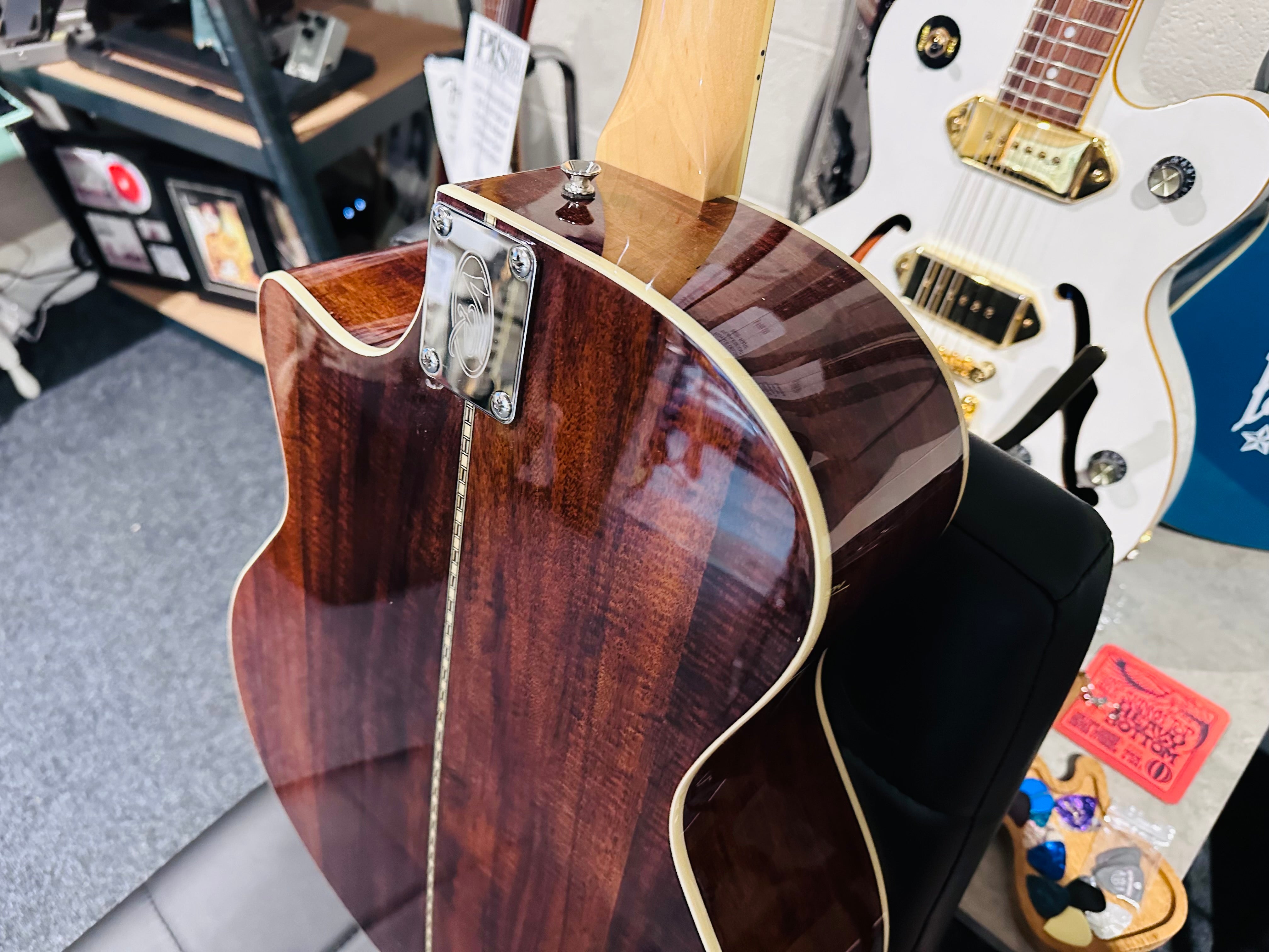 🌟BRAND NEW MODEL🌟 Vintage REVO ELEKTRA ~ Natural Silk Electro-Acoustic Guitar!