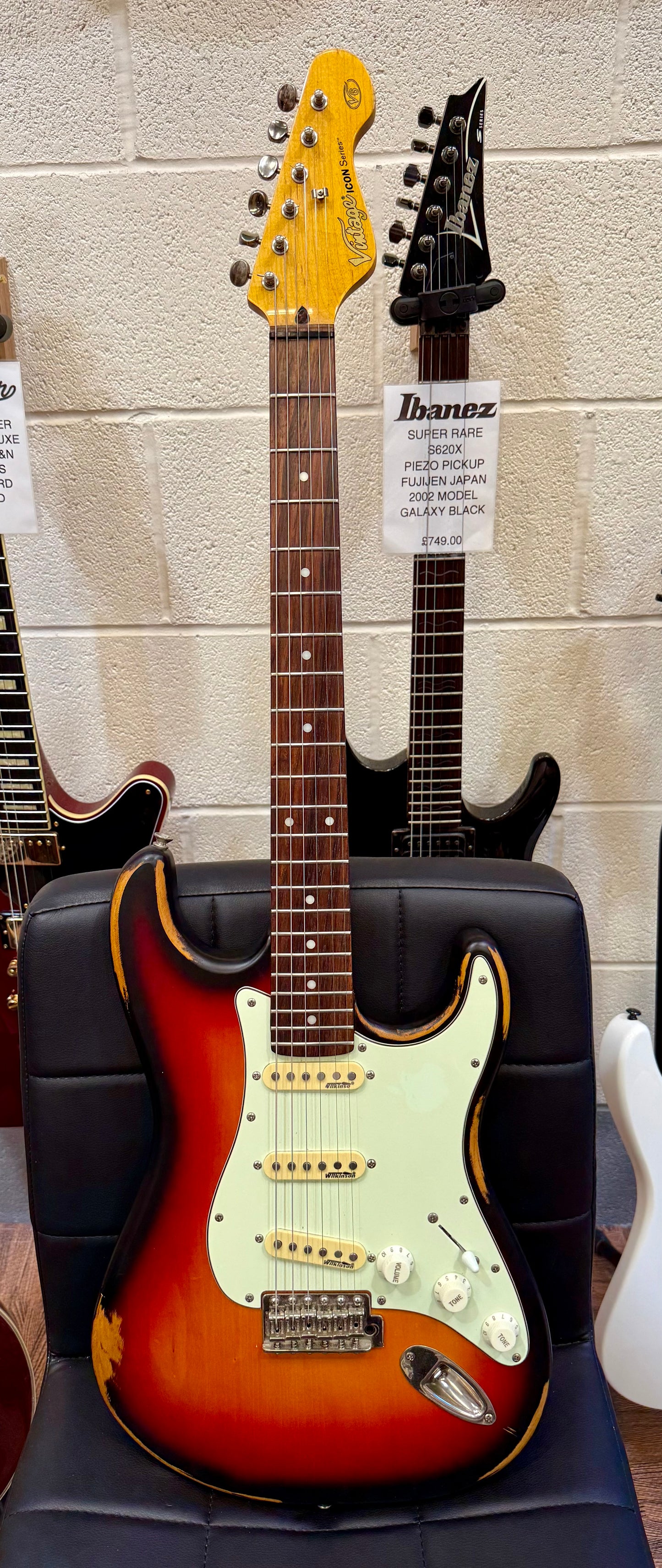 š„ Vintage V6 ICON Electric Guitar~ Distressed Sunburst Relic~ Stratocaster š„