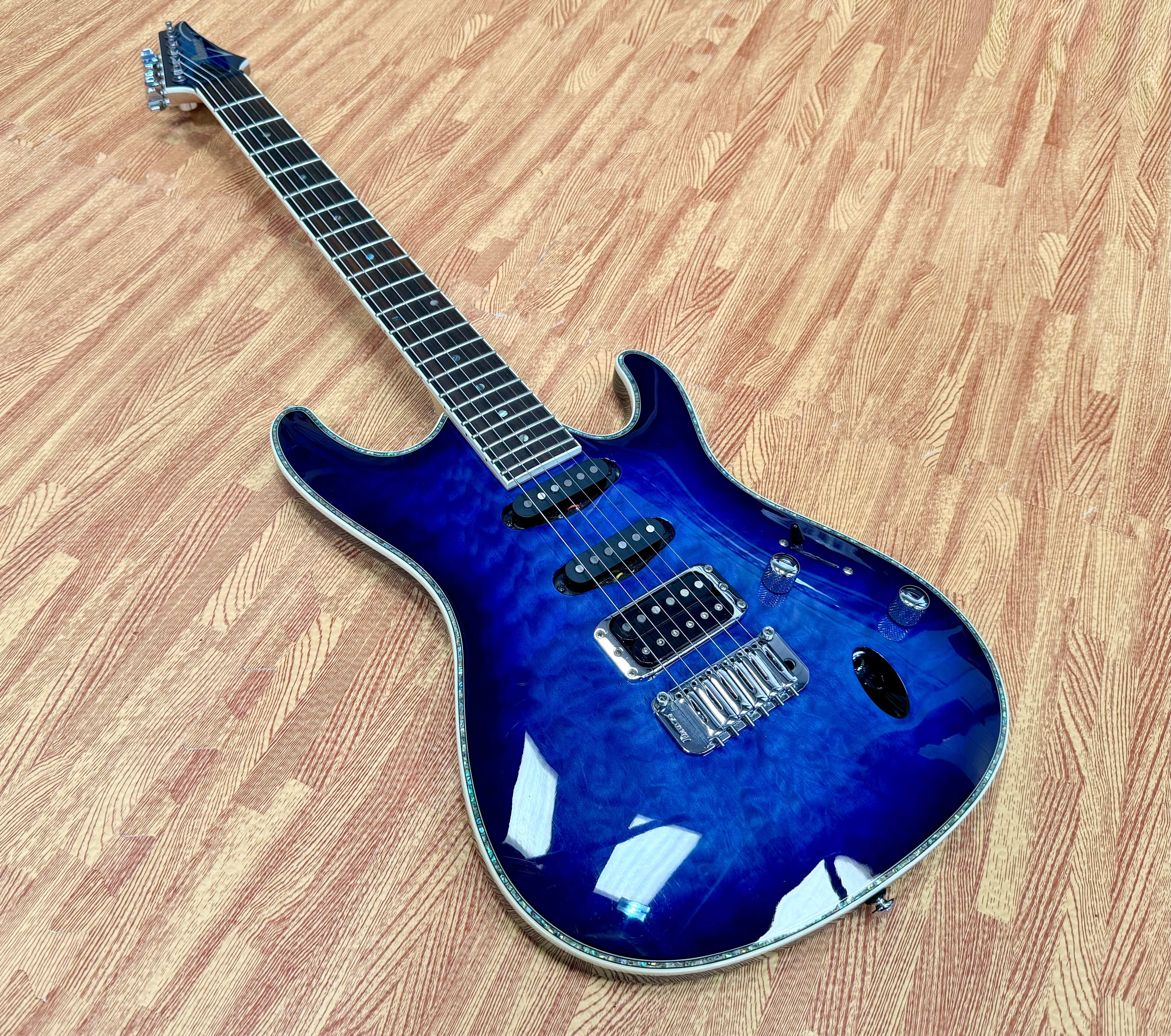 ✨2016✨ Ibanez SA360NQM-SPB~ Sapphire Blue~ SA Series Superstrat HSS Guitar!
