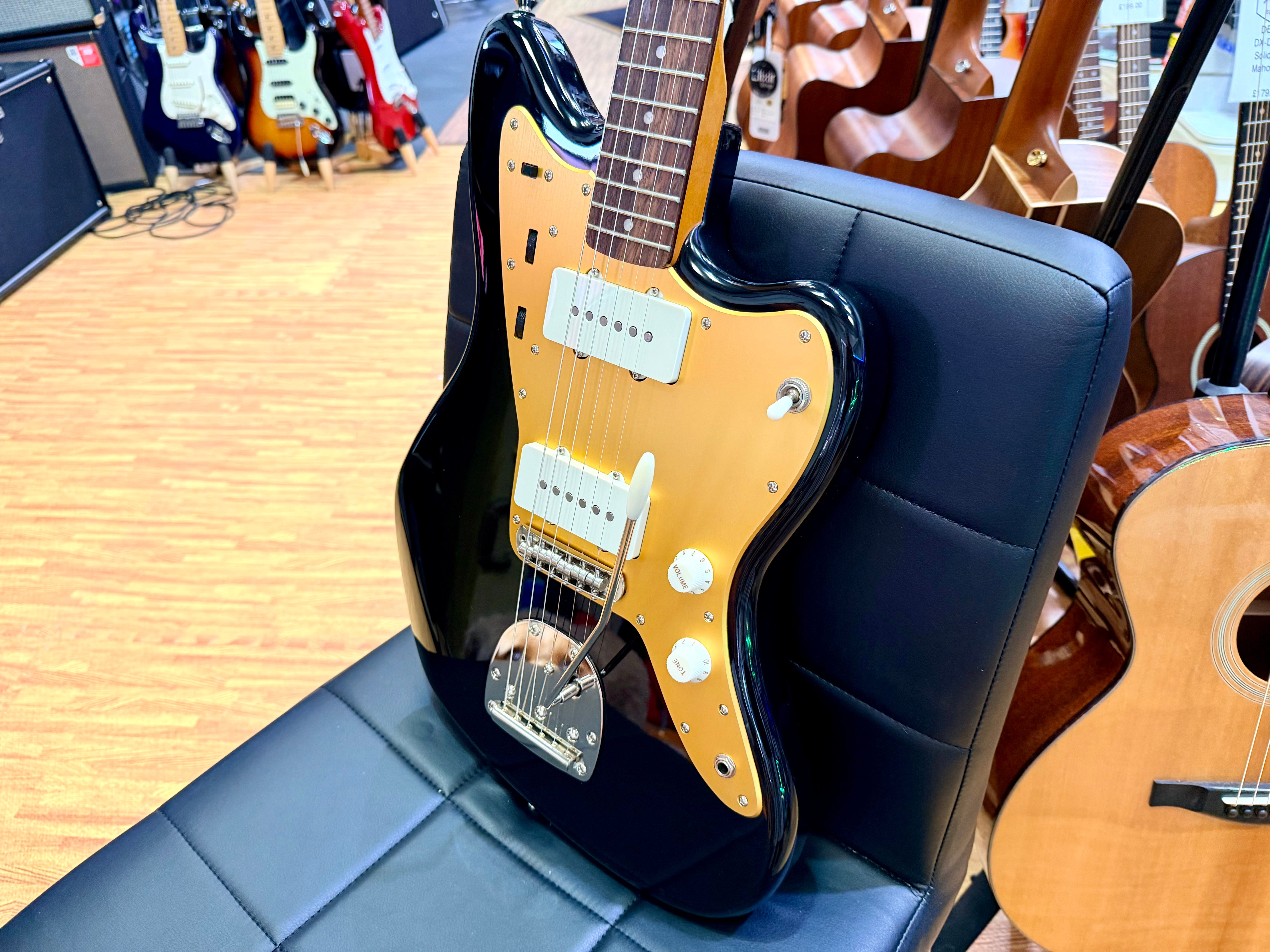 ✨1/250✨ Limited Edition Squier Classic Vibe 60’s Jazzmaster FSR Black & Gold!
