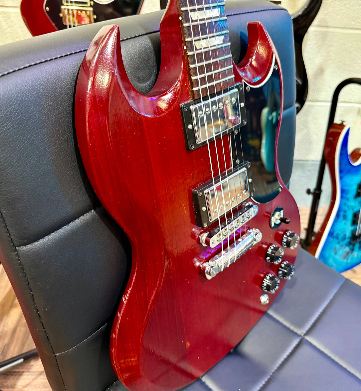 ๐2013๐ Gibson SG '60s Tribute USA~ Worn Cherry~ Burstbucker Pickups!