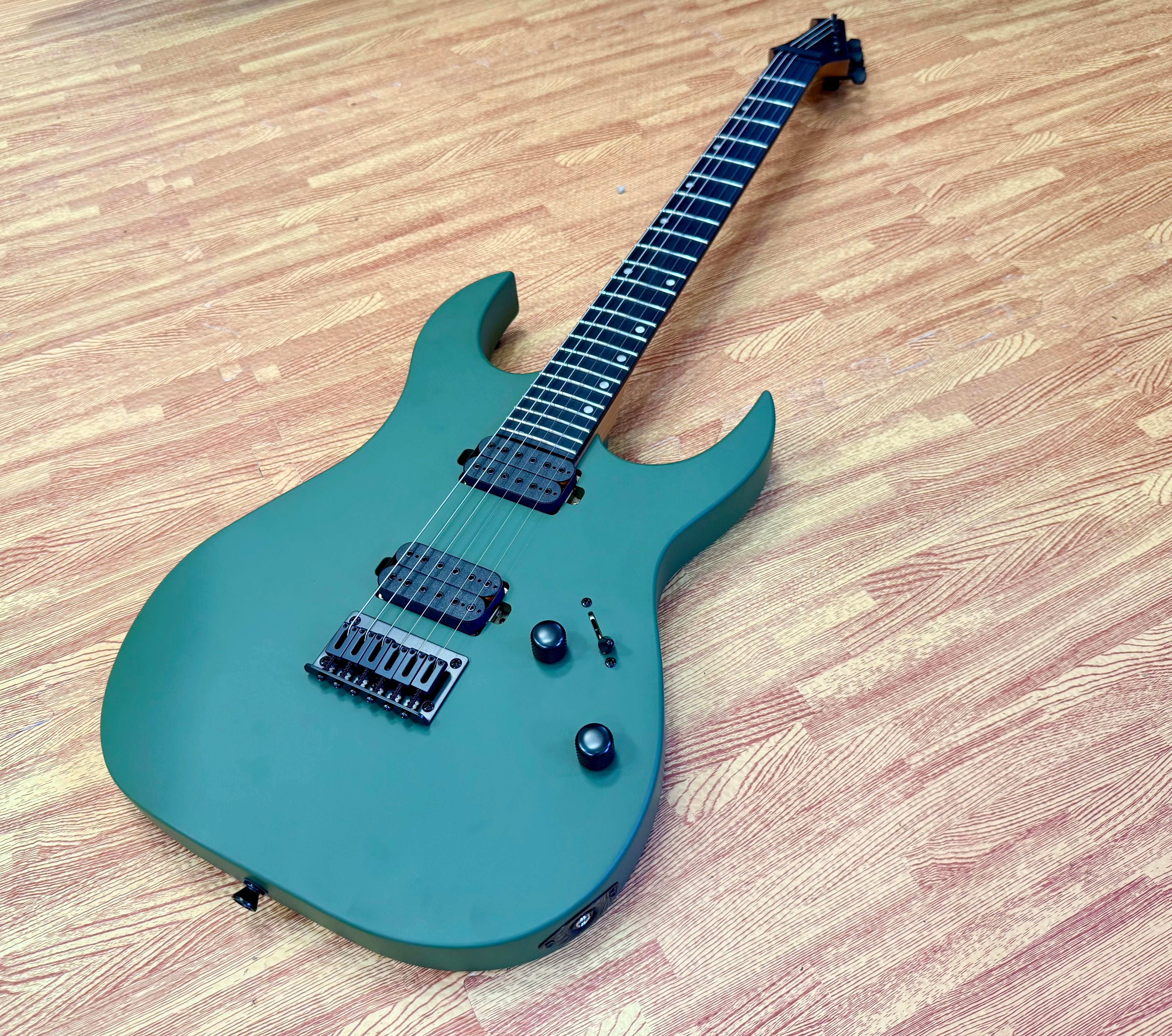⚡️NEW⚡️ Spira S-400 Satin Dark Green~ Electric Guitar HH~ Locking Tuners~ 2026!