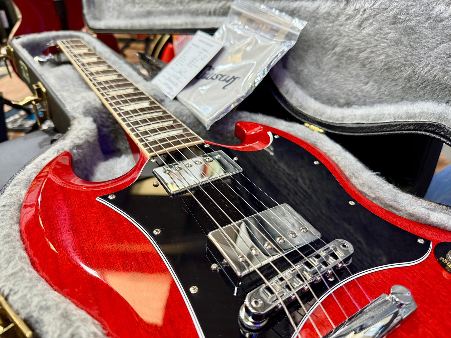š„2024 USAš„ Gibson SG Standard~ Heritage Cherry~ Hard Case & Candy!