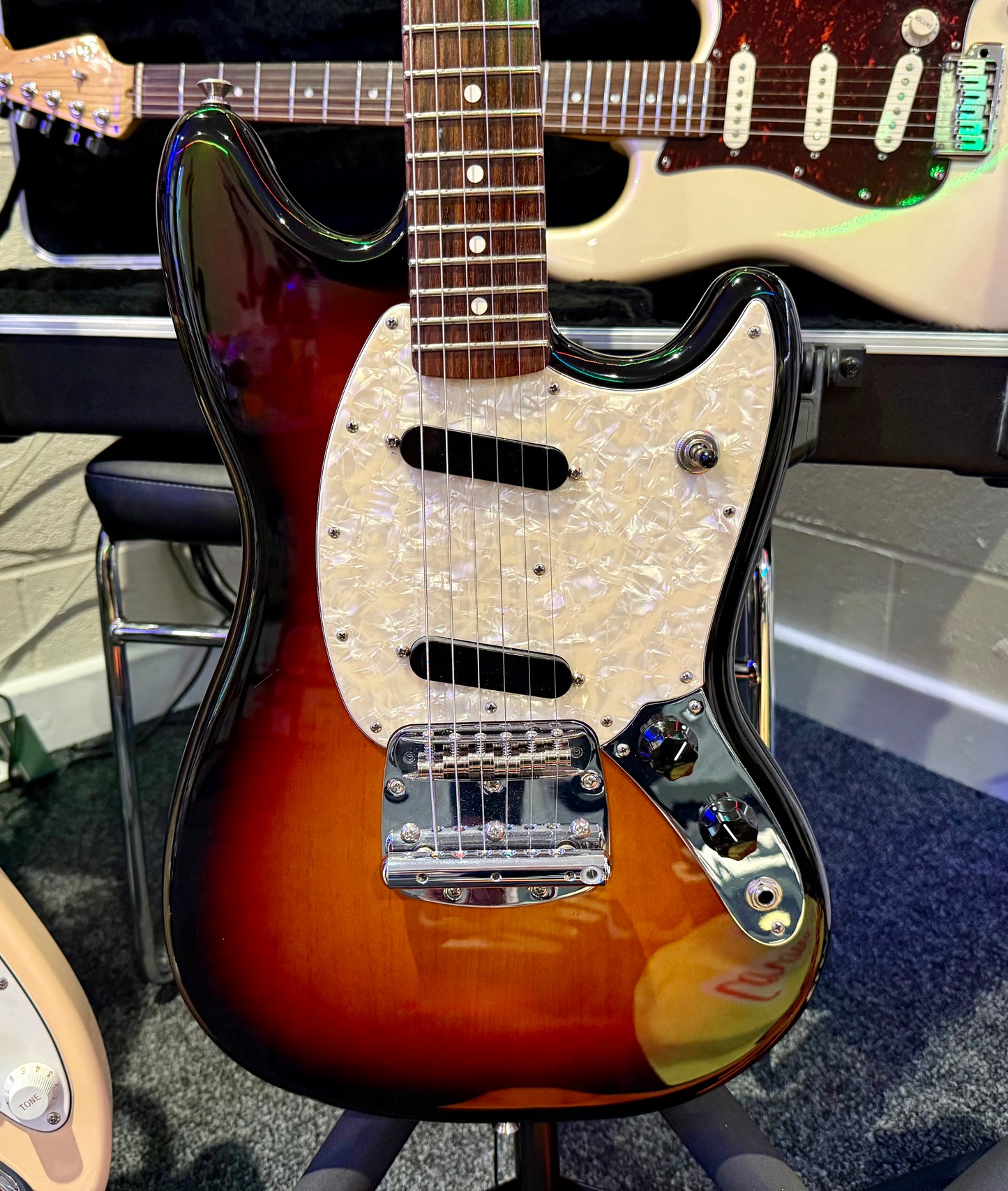 🔥2018 USA🔥 Fender American Performer Mustang~ 3-Color Sunburst~ Case & Docs!