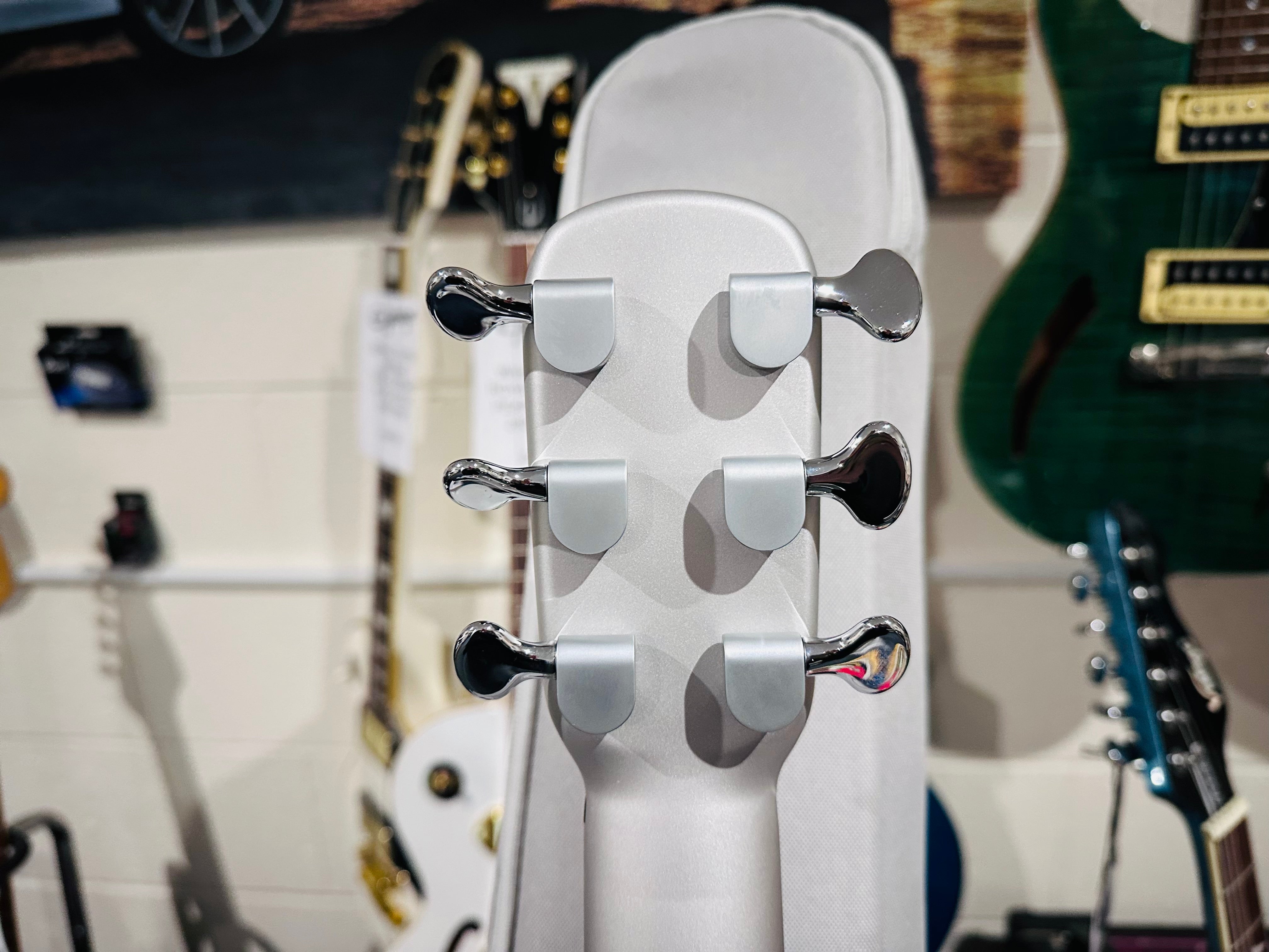 ๐NEW๐ LAVA ME AIR CARBON FIBRE 36โ Electro-Acousic Smart Guitar~ Silver + Bag!