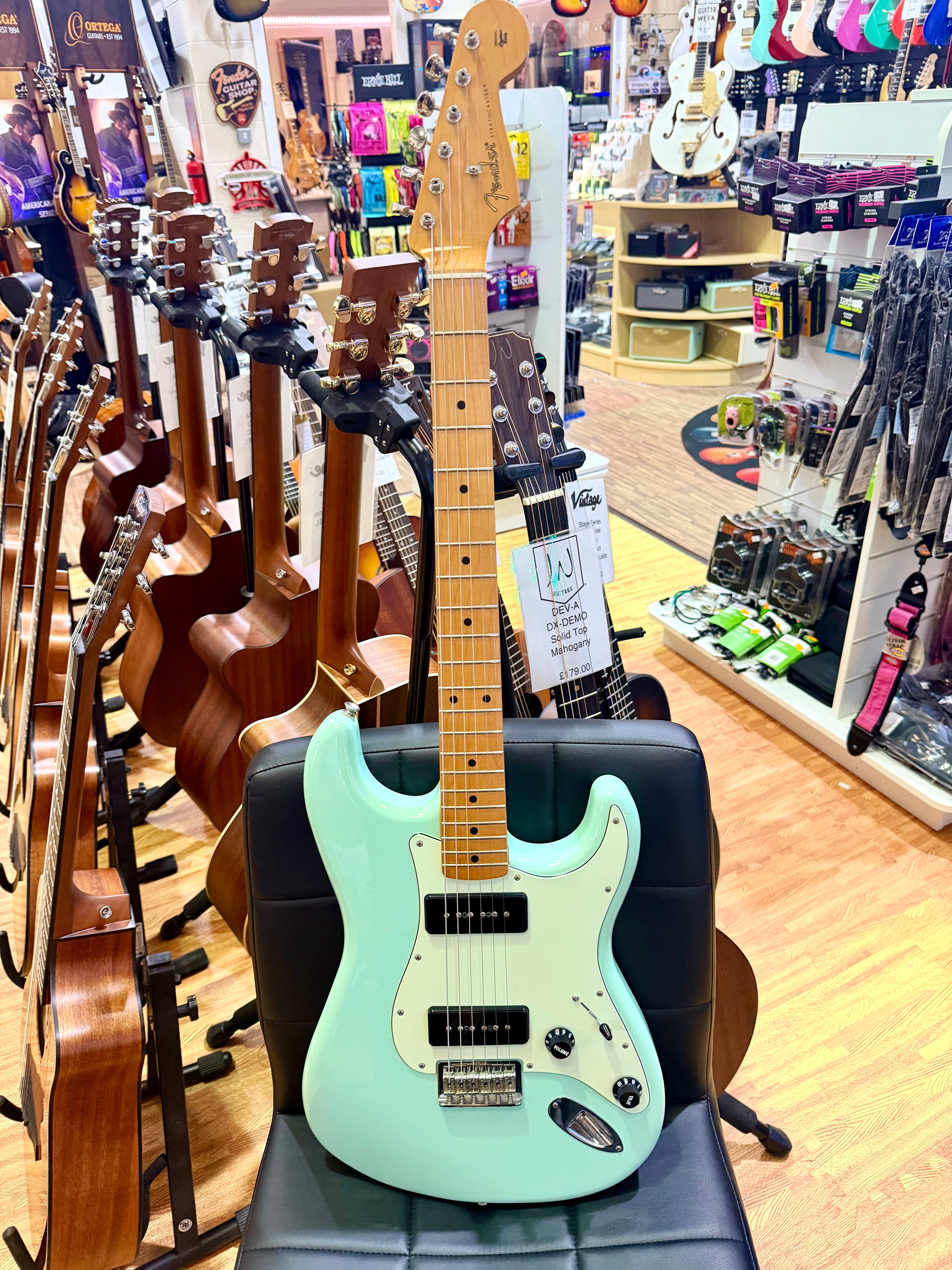 ✨2021✨ Fender Noventa Stratocaster MN~ Surf Green~ Hardtail Mexican~ P90’s!