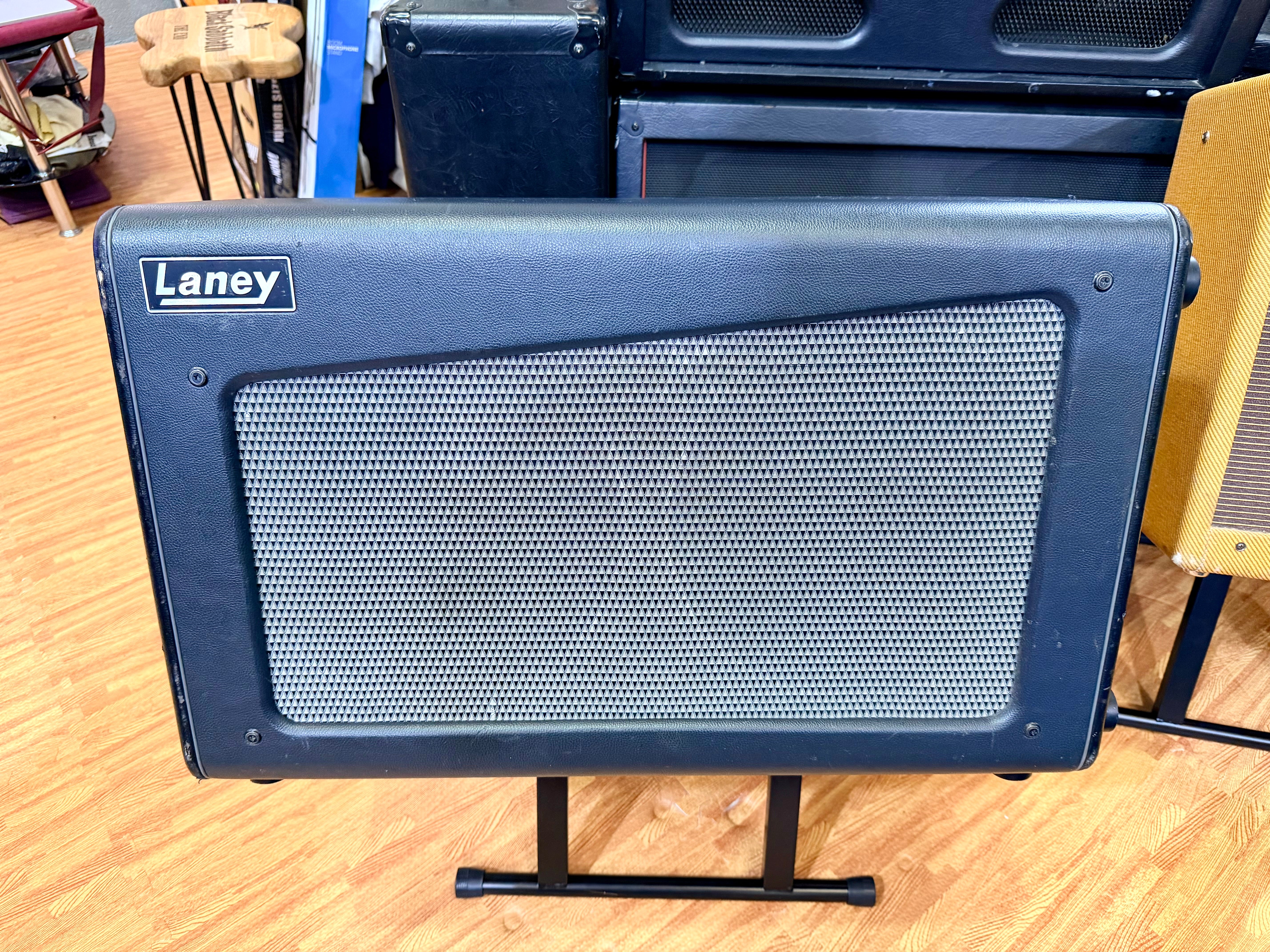 🔥DEAL🔥 Laney Ironheart Foundry Leadtop 60W Head & Laney CUB-212 2x12 Cabinet!