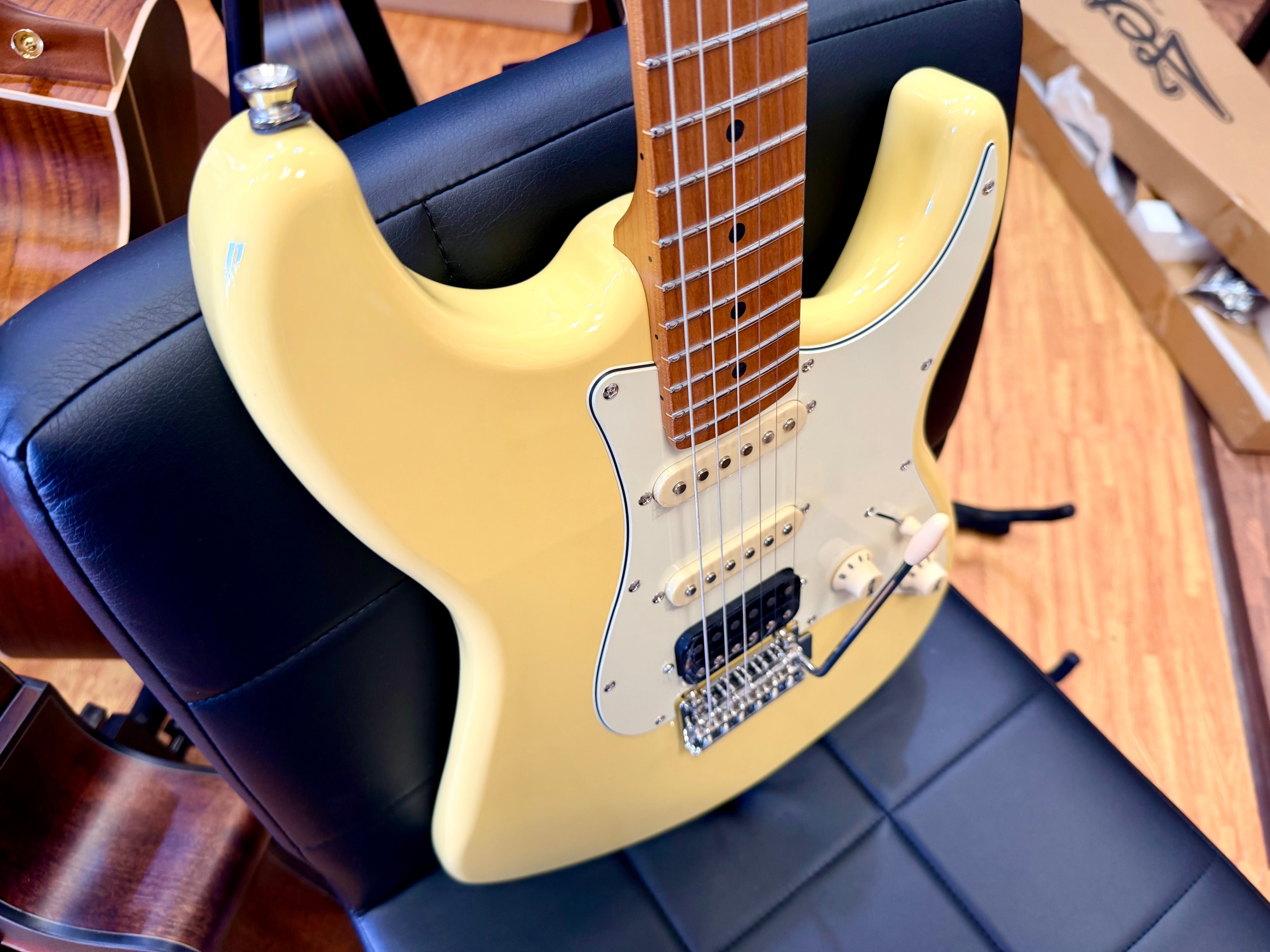 ⚡️NEW⚡️ JET JS-400 HSS Electric Guitar~ Vintage Yellow~ Strat~ 2026 Butterscotch