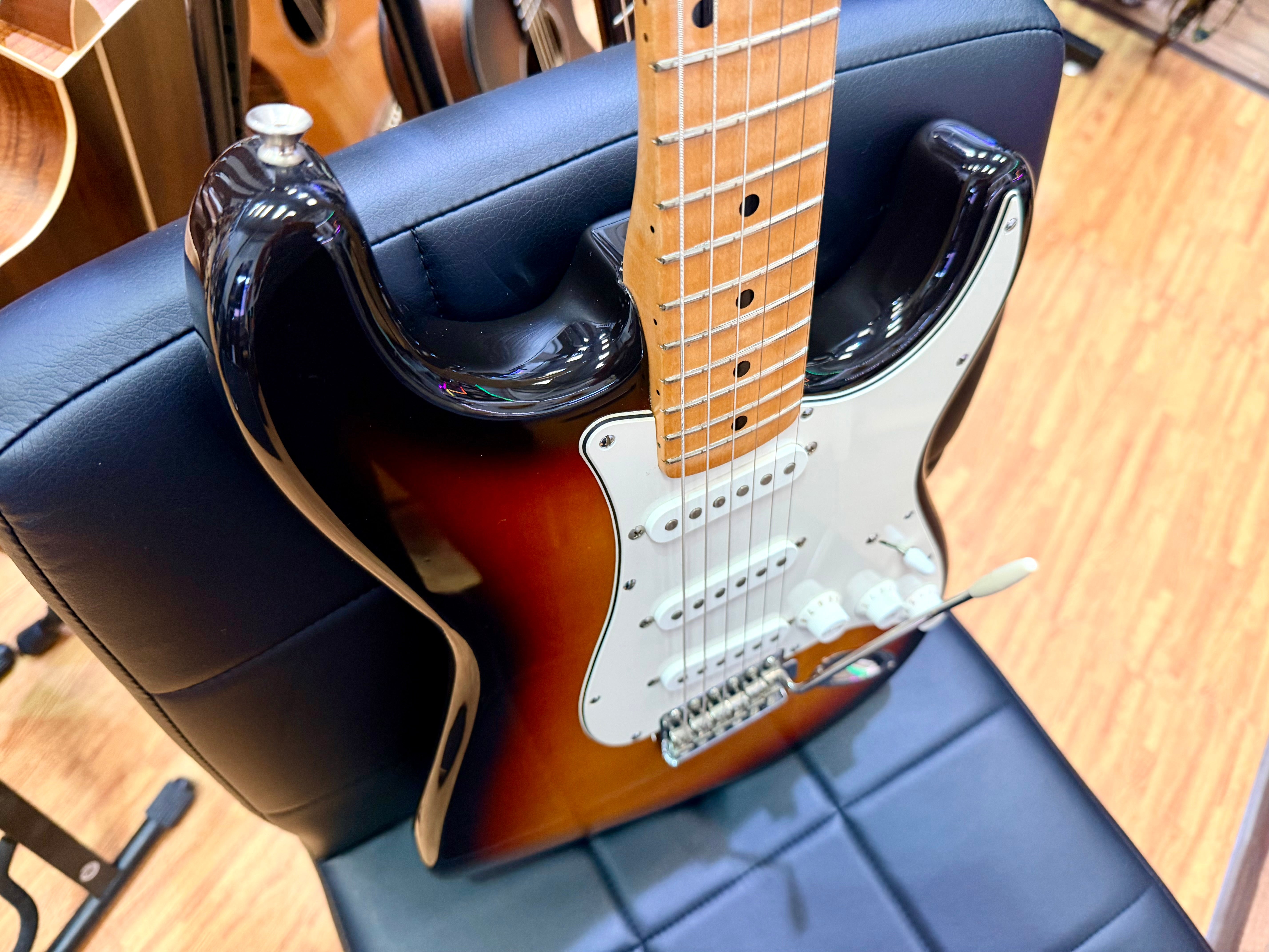 🔥RARE🔥 1994 Fender Squier Silver Series Stratocaster~ Made in Japan~ Sunburst!