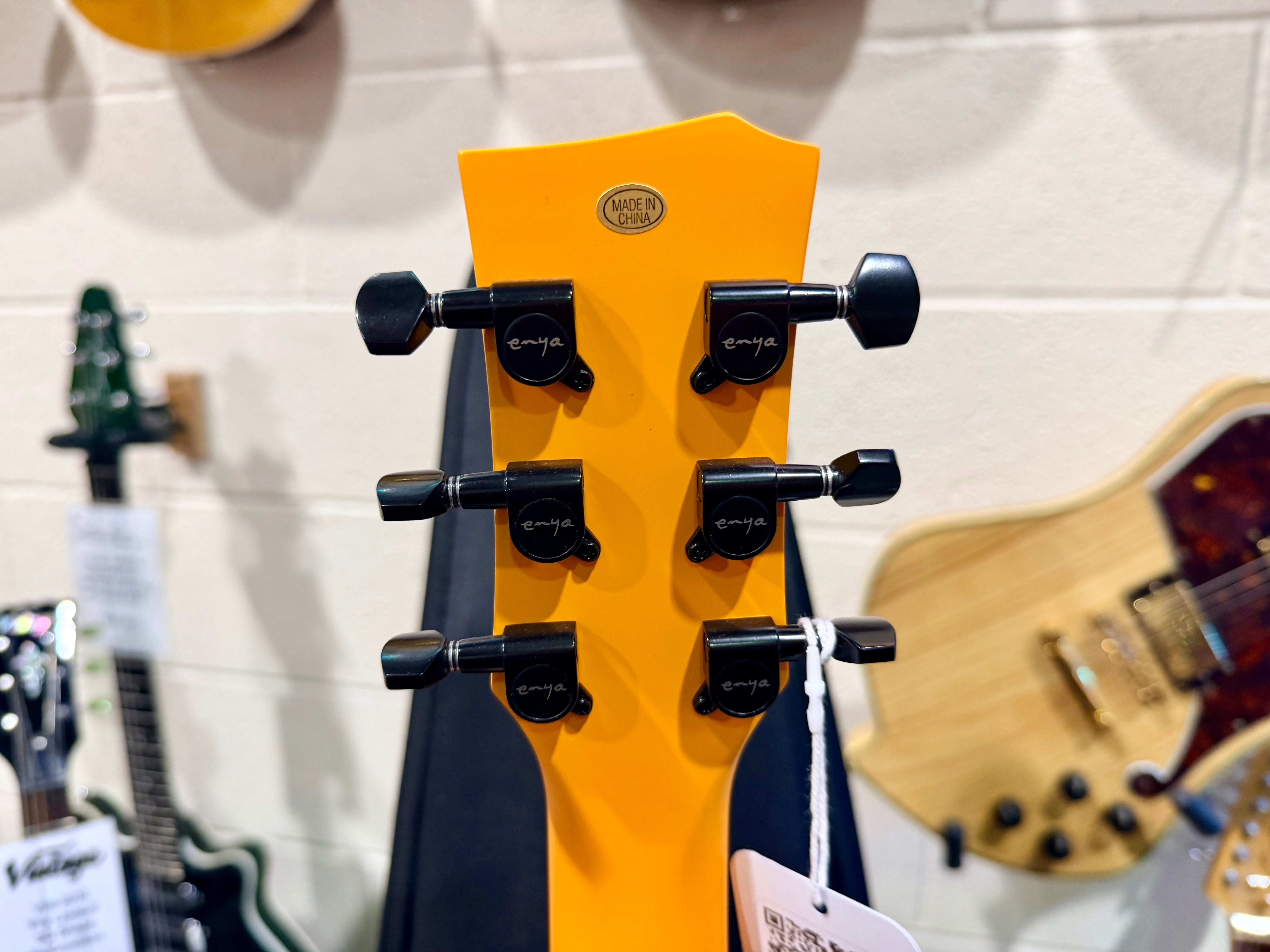 🔥 Enya Nova Go Sonic~ Volcanic Red~ Smart Electric Guitar~Speaker & FX + Bag 🔥