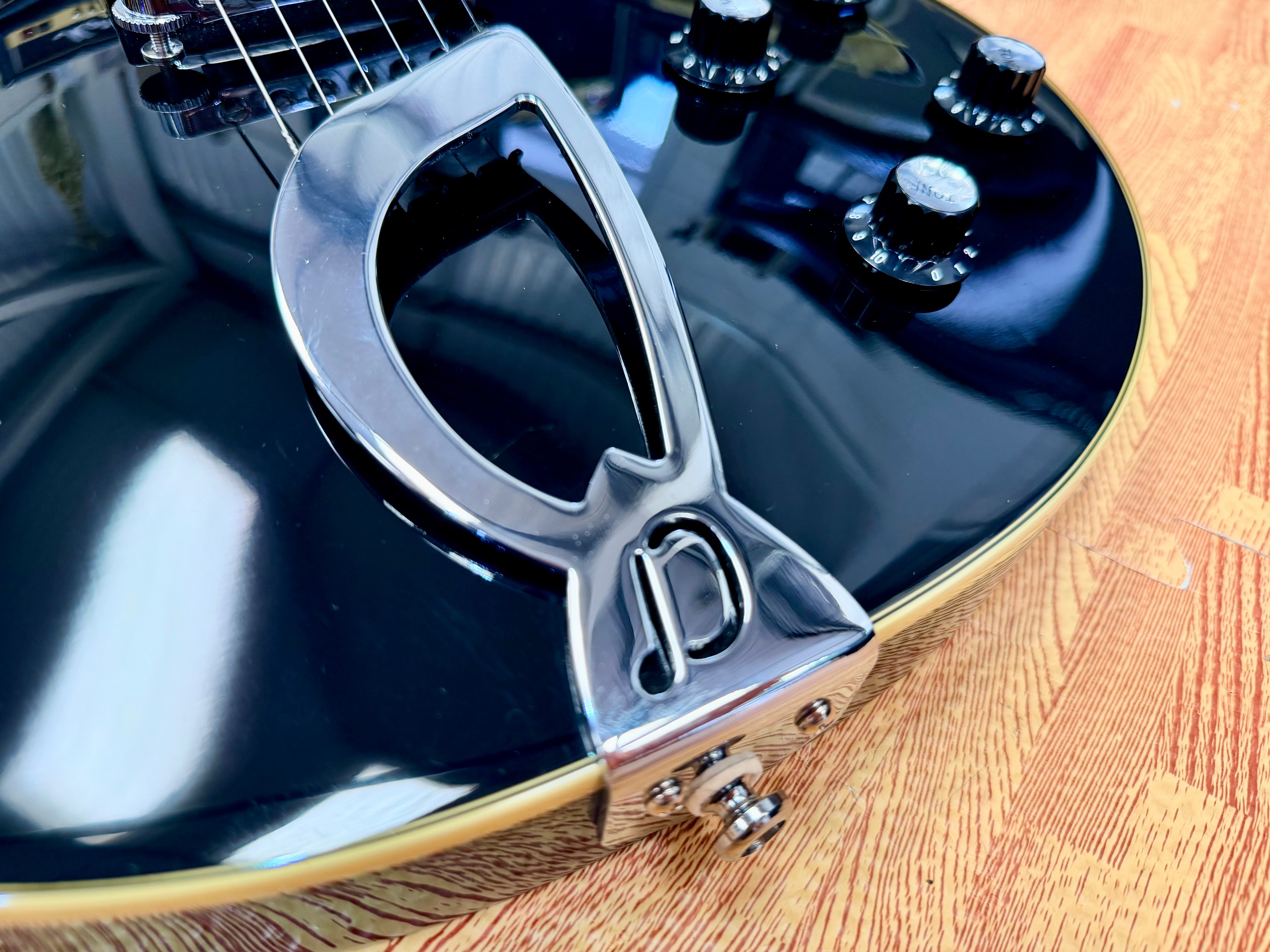 🔥2008🔥 DeArmond M-75 by Guild~ Gloss Black~ Korean Made With USA 2K Pickups!