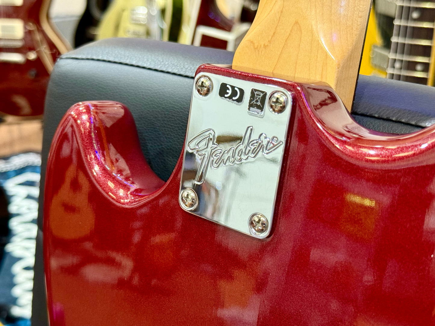 🔥2021 USA🔥 Fender American Performer Mustang Bass~ Aubergine Sparkle + COA!