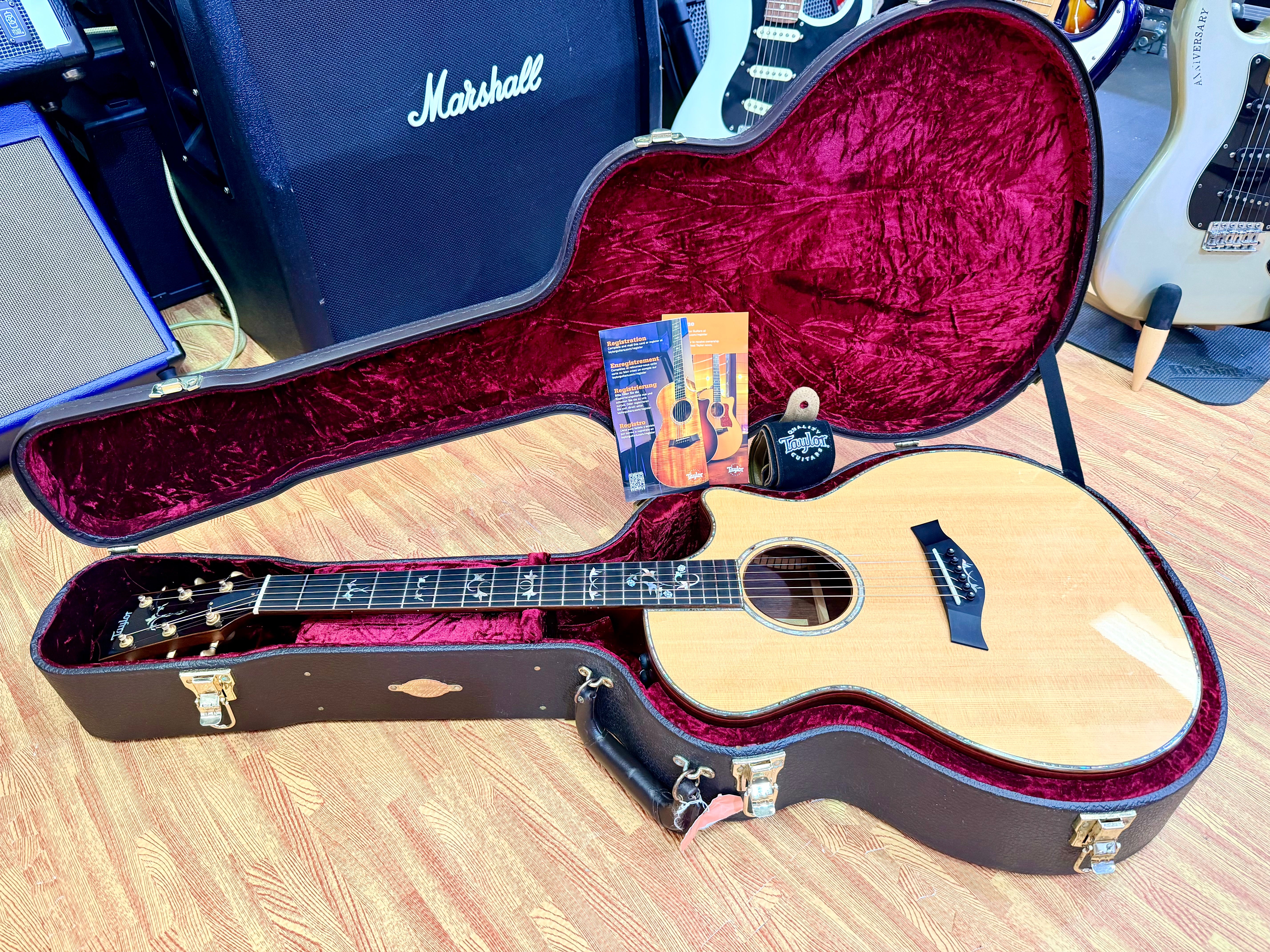 ✨BEAUTIFUL✨ 2011 Taylor 914ce Grand Auditorium~ Cindy Inlay~ Electro Acoustic!