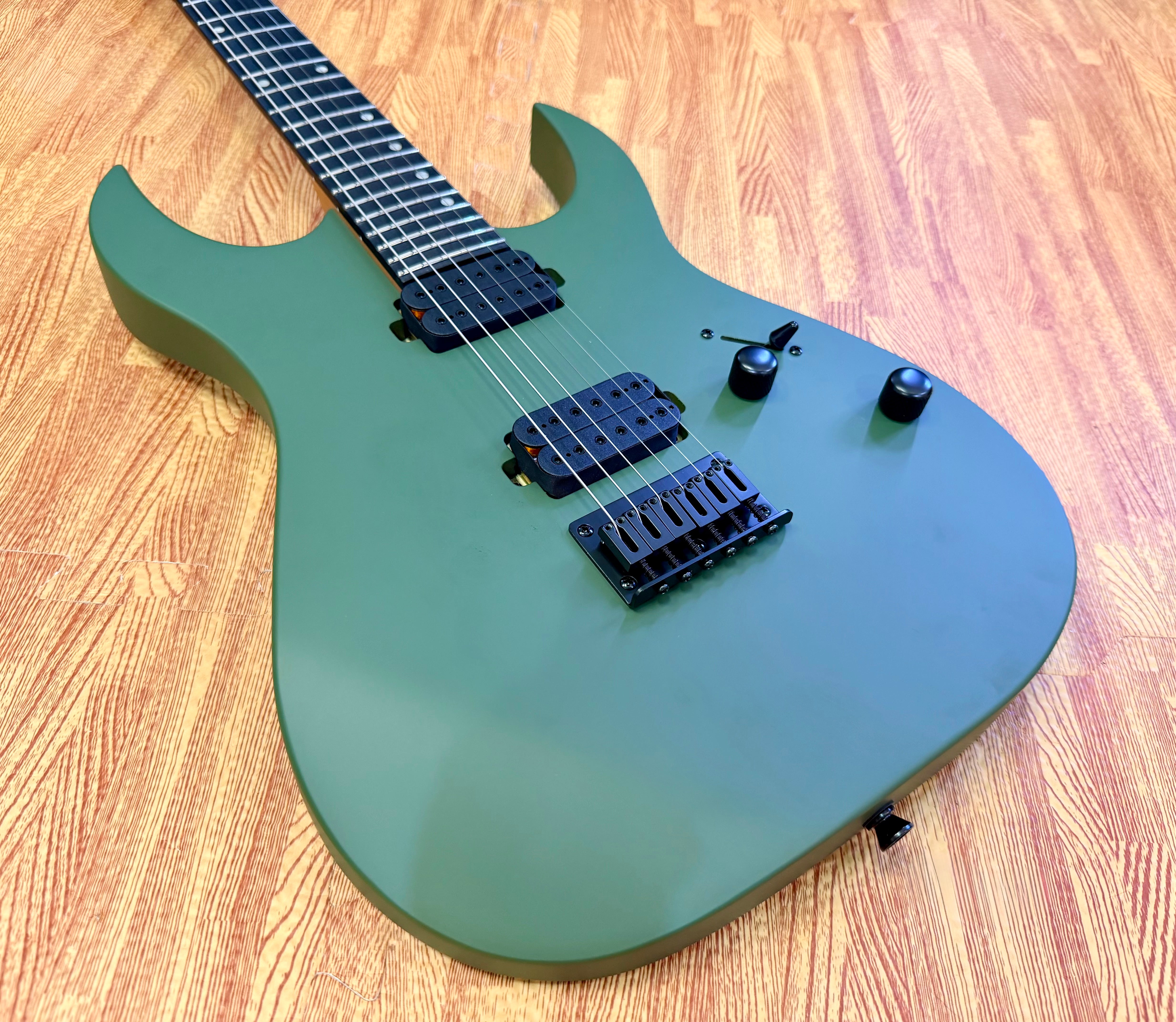 ⚡️NEW⚡️ Spira S-400 Satin Dark Green~ Electric Guitar HH~ Locking Tuners~ 2026!